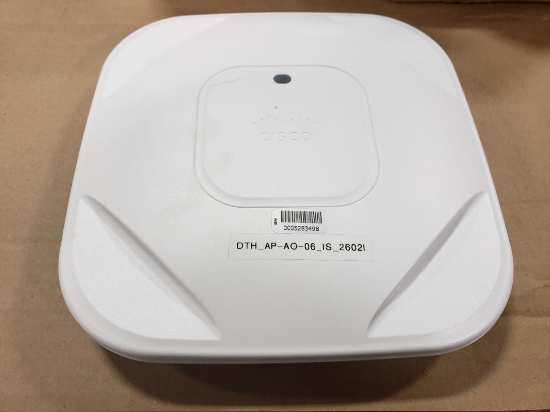 Qty 5 - Cisco AIR-CAP1602I-A-K9 access point. With mounting plates. - Image 2 of 4