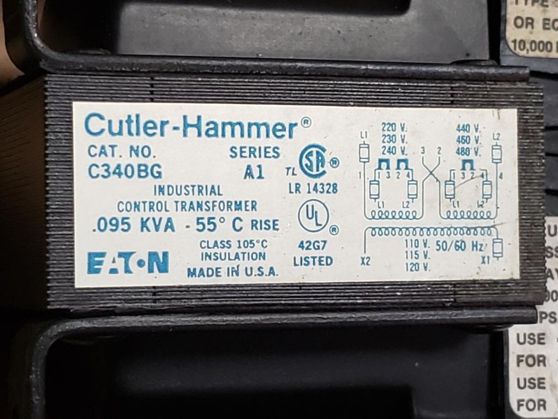Assorted electrical transformer, power supply. Omron, Cutler Hammer. - Image 4 of 7
