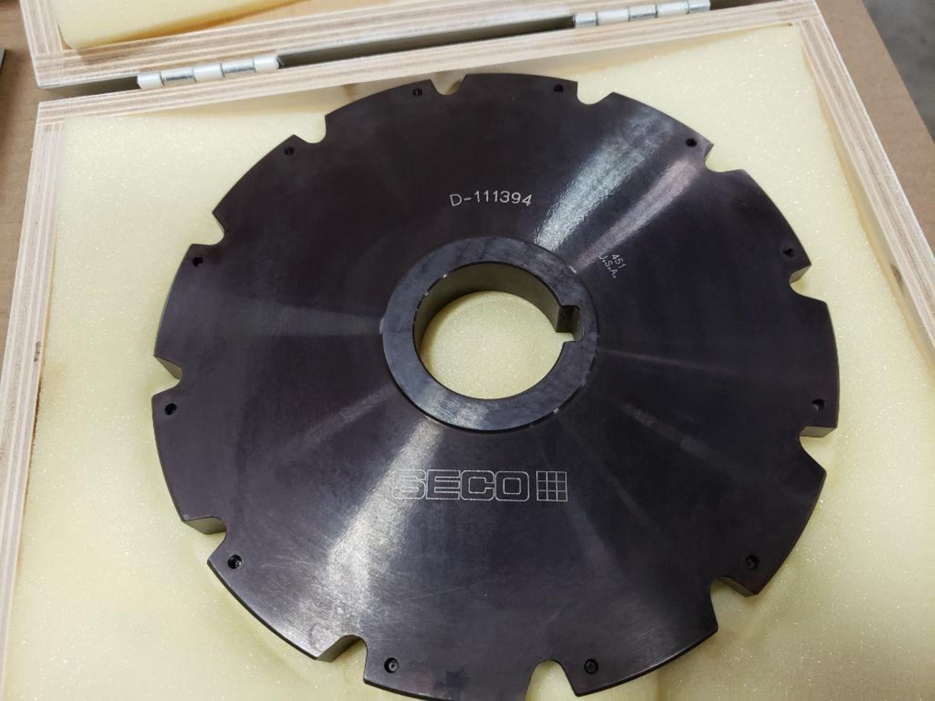 SECO 7 7/8" Facemill 1 3/4" Arbor D-111394 SECO 451 USA 335.19-08.00R 173254-1121/541 5/8" thick NEW - Image 4 of 4