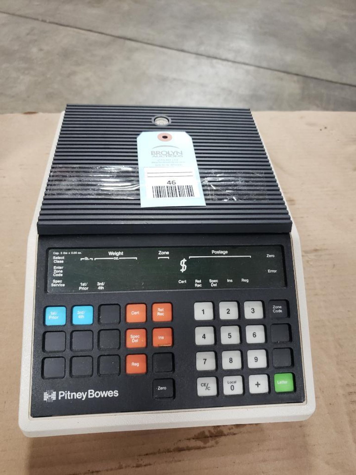 Pitney Bowes A523 digital scale.