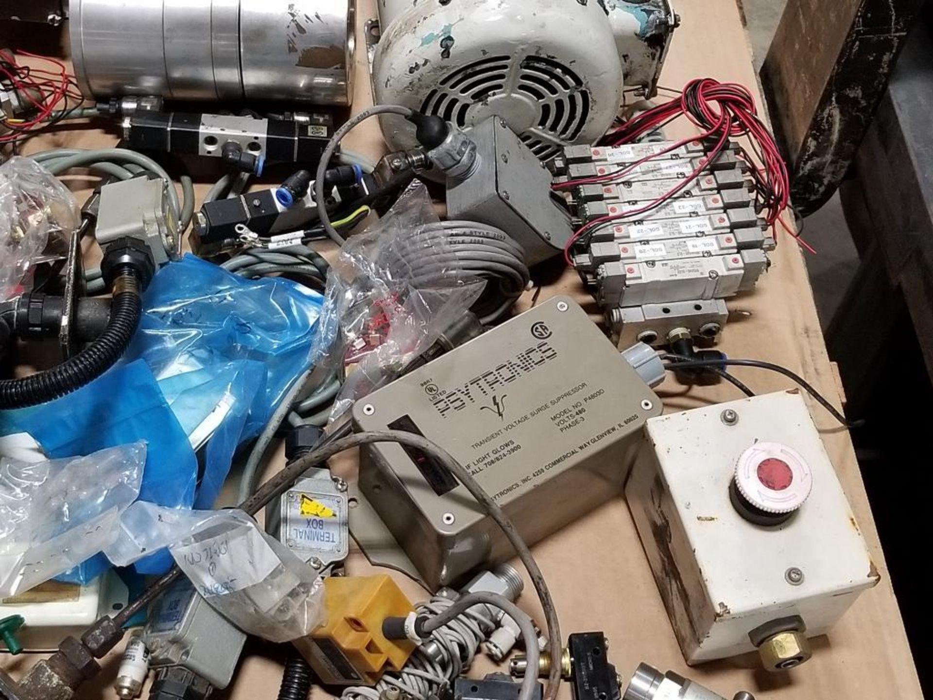 Pallet of assorted electrical replacement parts. - Image 13 of 15