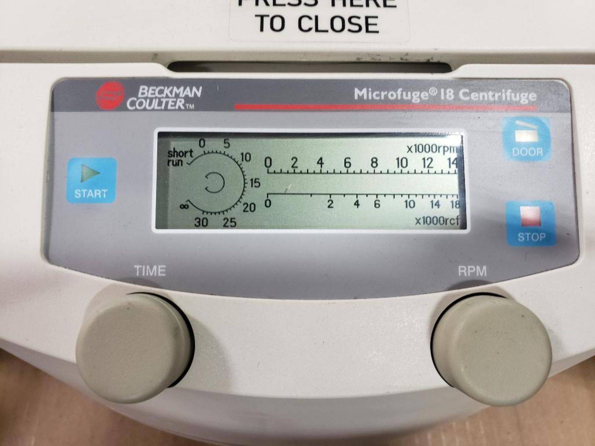 Beckman Coulter Microfuge 18 Centrifuge. 367160. S/N: MFA02A090. - Image 3 of 6