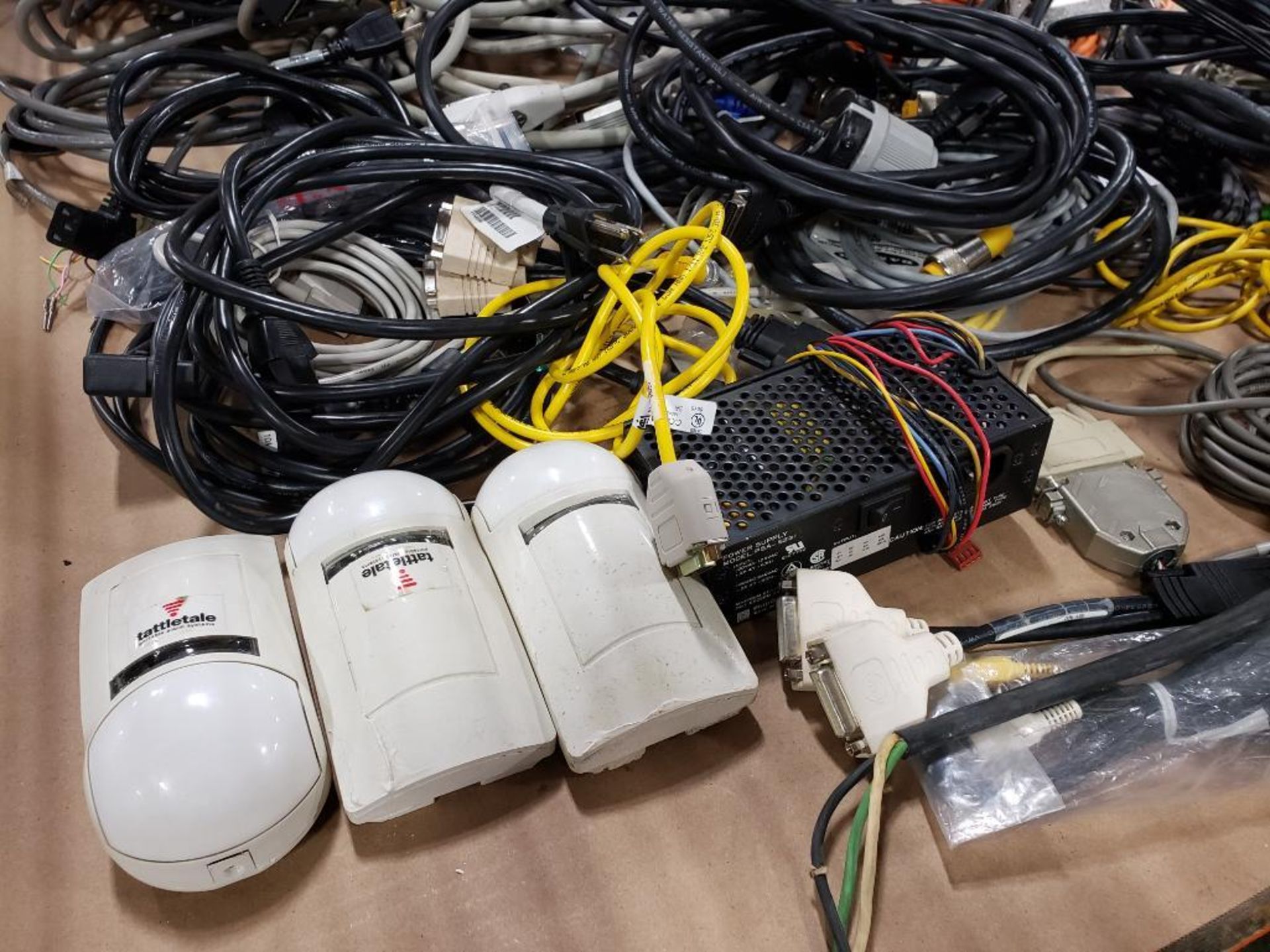 Large assortment of power and connection cordsets. - Image 2 of 10