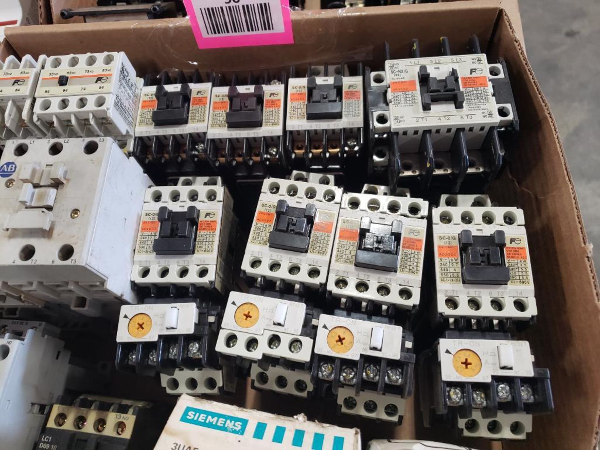 Assorted electrical contactors. Allen Bradley, Siemens, Telemecanique. - Image 2 of 5