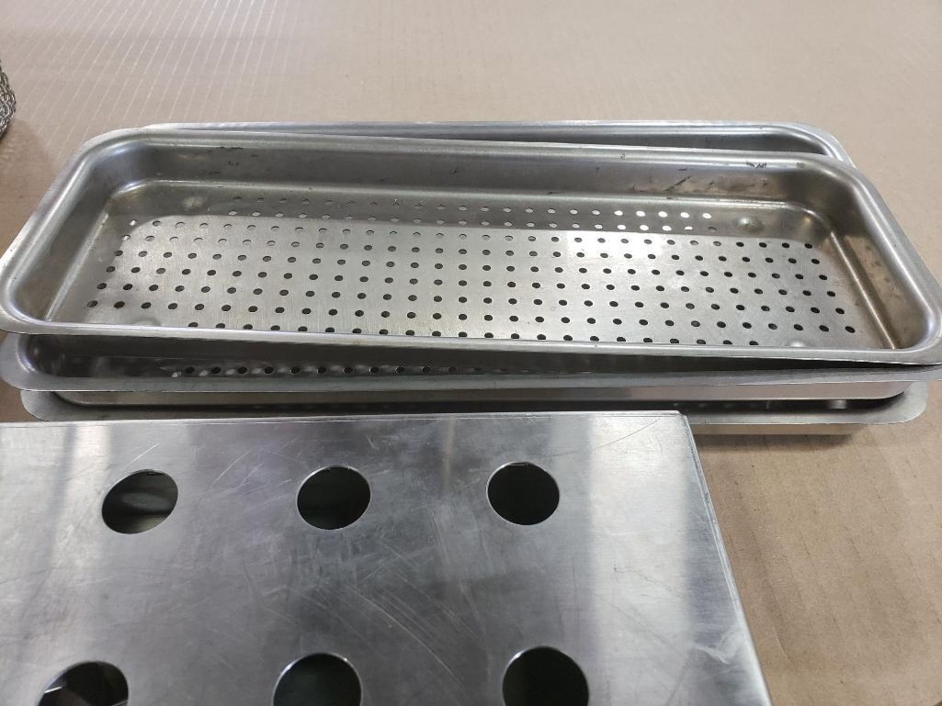 Assorted stainless steel trays and baskets. - Image 5 of 6