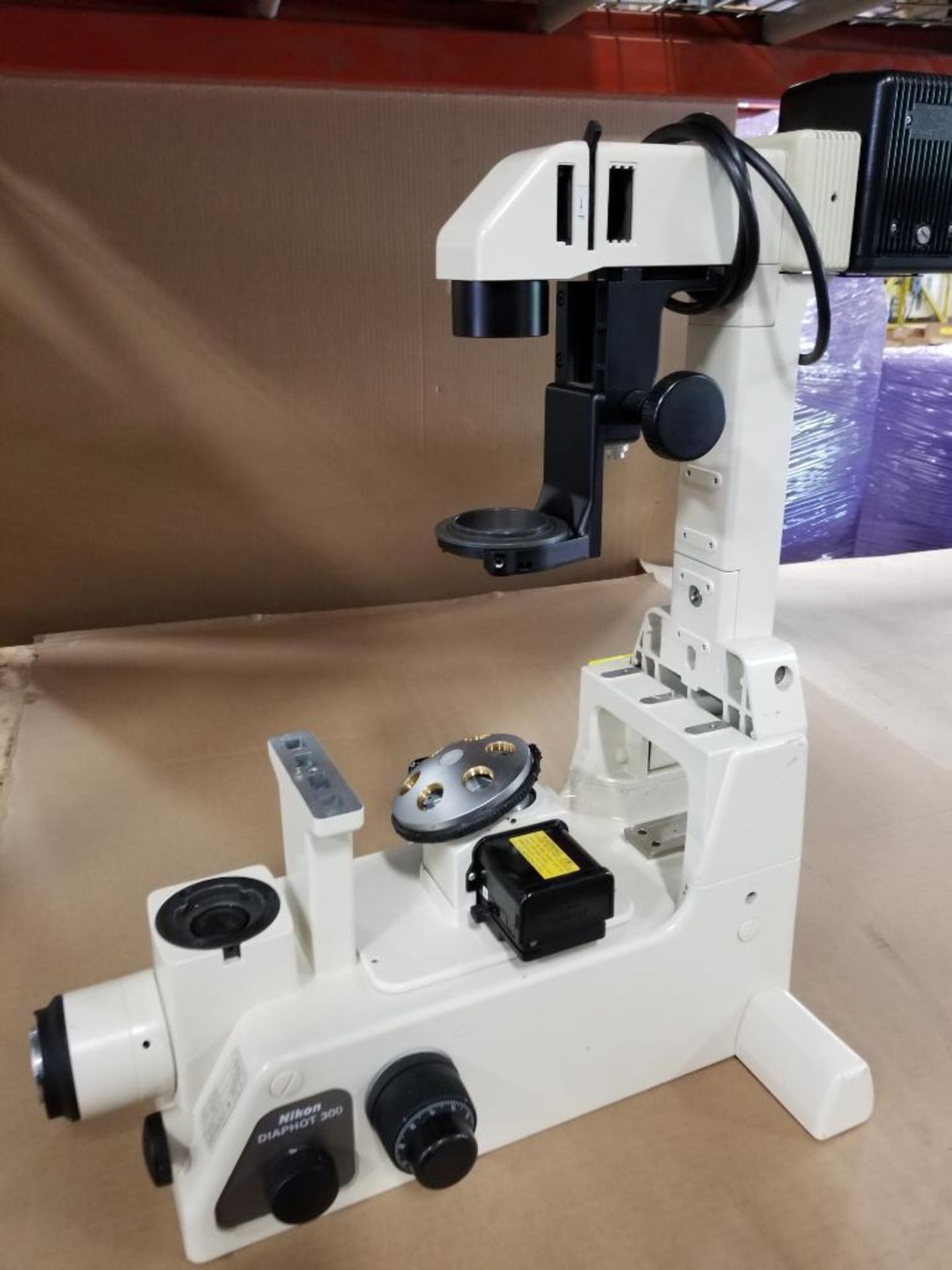 Nikon Diaphot 300 inverted fluorescent phase contrast microscope. S/N:310094 - Image 10 of 11