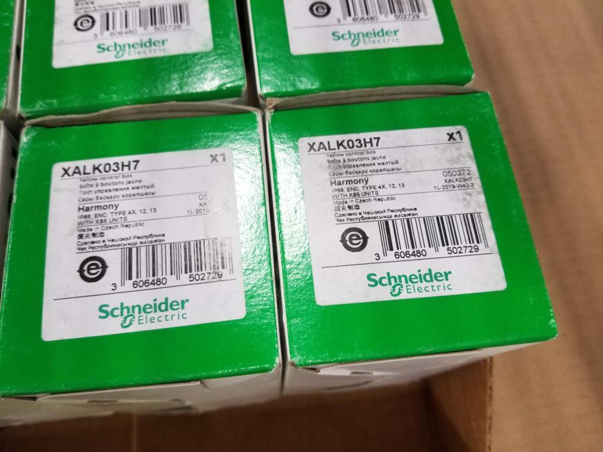 Qty 12 - Schneider Electric XALK03H7 Yellow control box. New in box. - Image 4 of 7