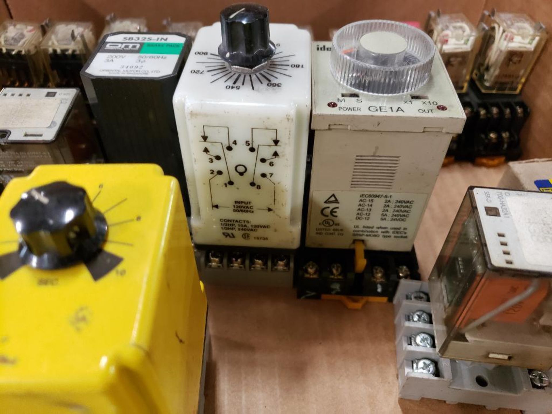 Assorted electrical relay, timers. Square-D, Oriental Motors, IDEC. - Image 6 of 9