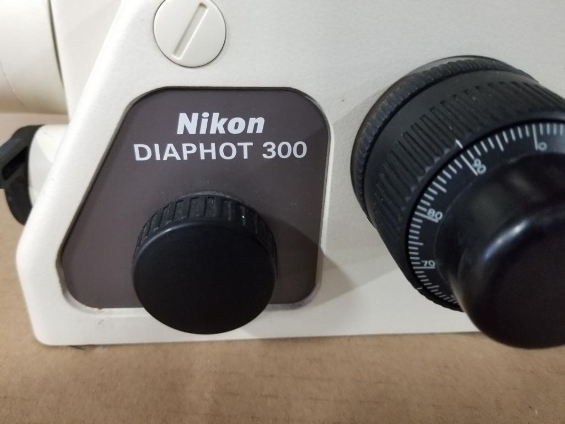 Nikon Diaphot 300 inverted fluorescent phase contrast microscope. S/N:310094 - Image 8 of 11