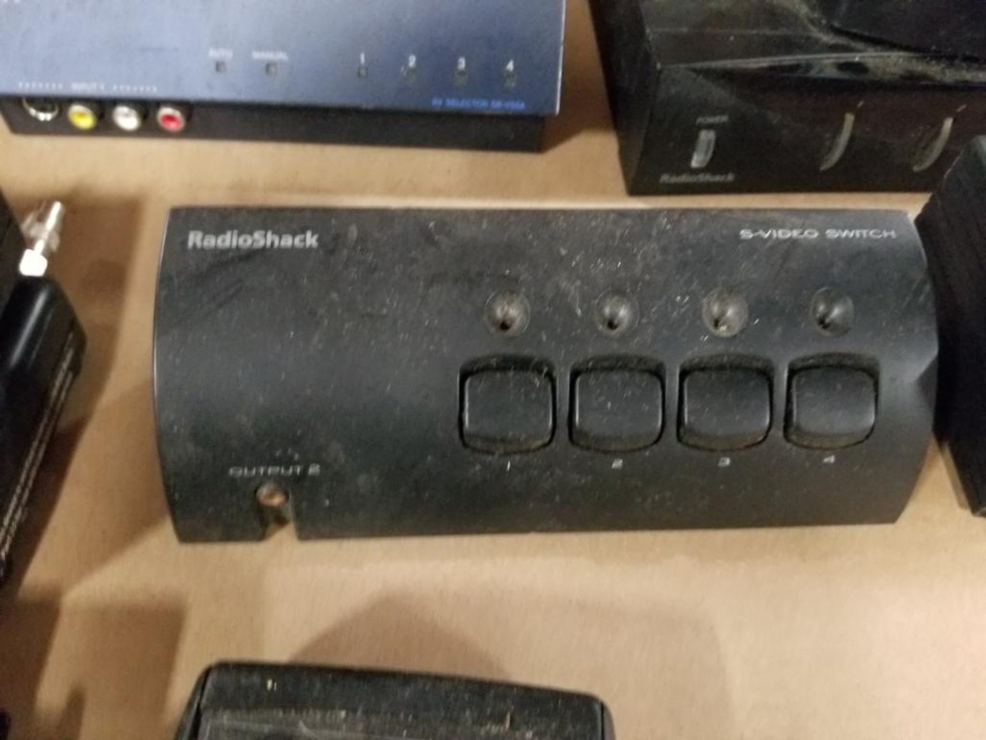 Assorted electrical audio switch equipment. RadioShack, Sony, Pioneer. - Image 6 of 14