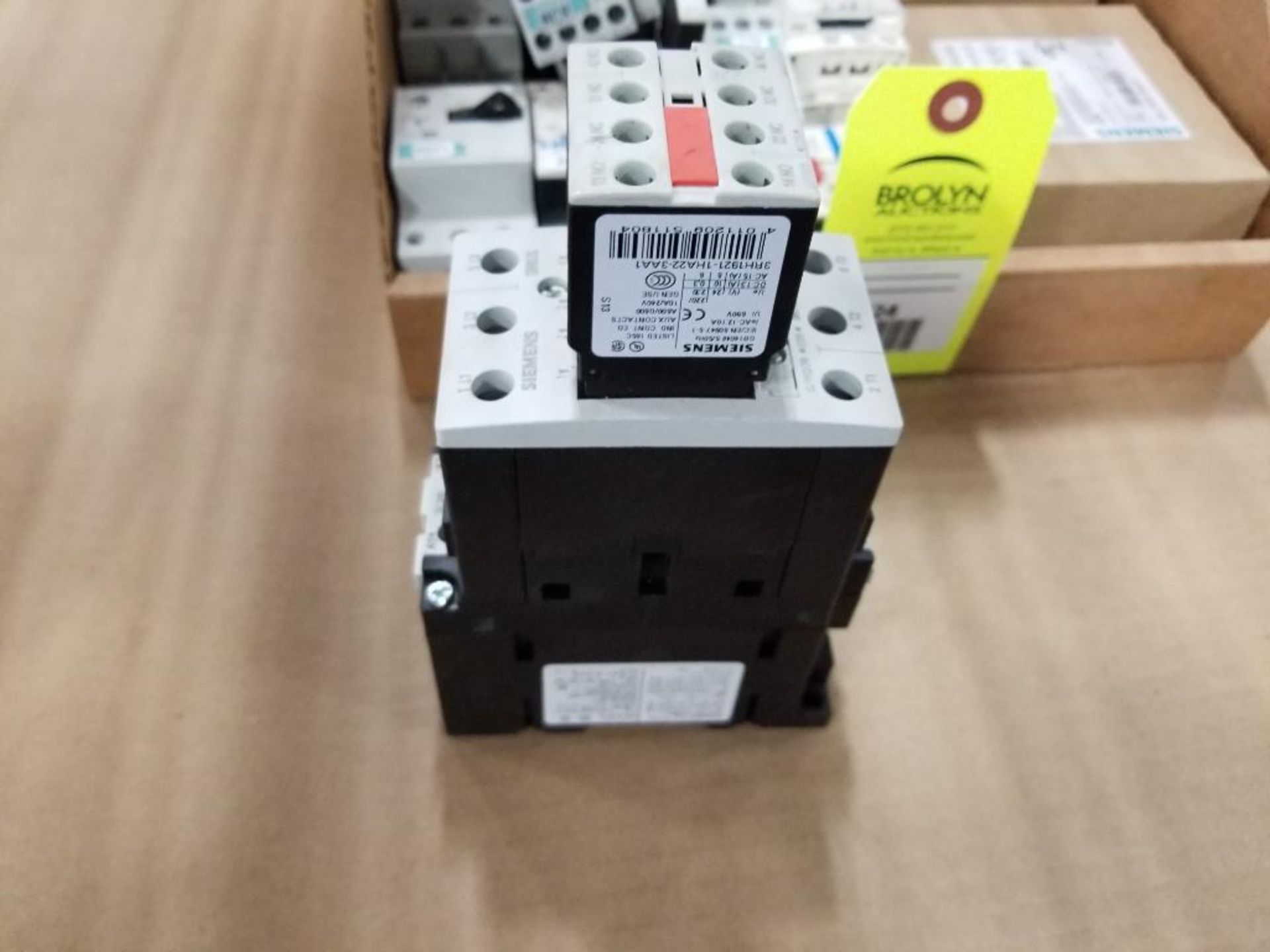 Assorted electrical contactor, relay. Allen Bradley. Telemecanique, Siemens. - Image 7 of 9
