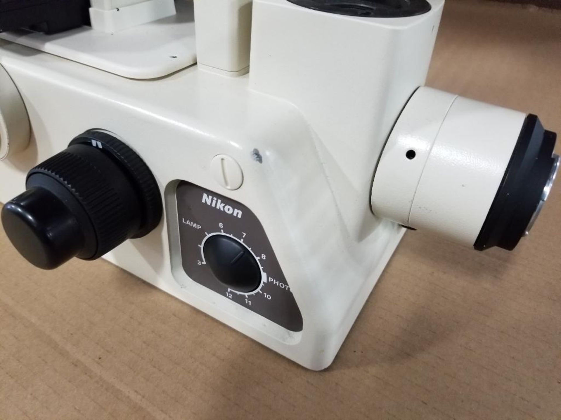 Nikon Diaphot 300 inverted fluorescent phase contrast microscope. S/N:310094 - Image 6 of 11