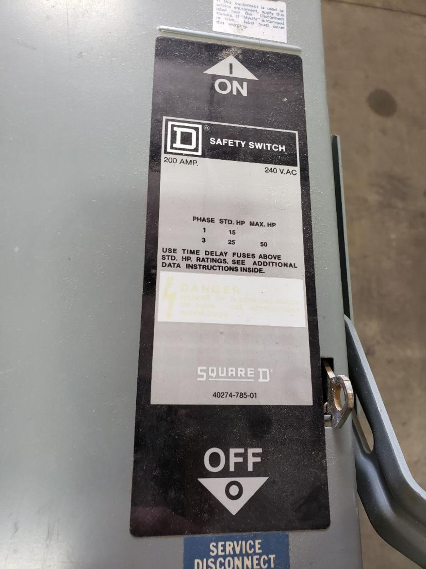 Square-D safety switch 200AMP. D224N. - Image 2 of 4