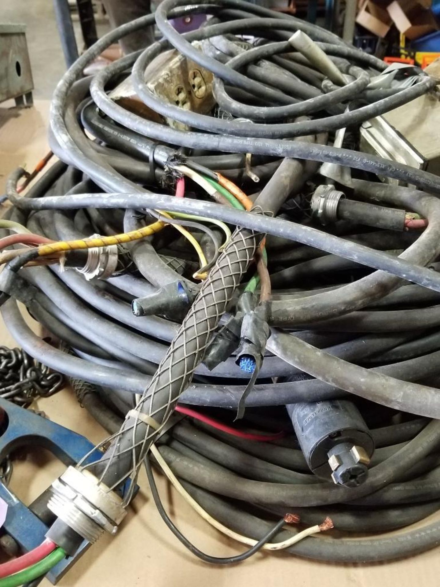 Stack of assorted electrical wiring. - Image 5 of 7