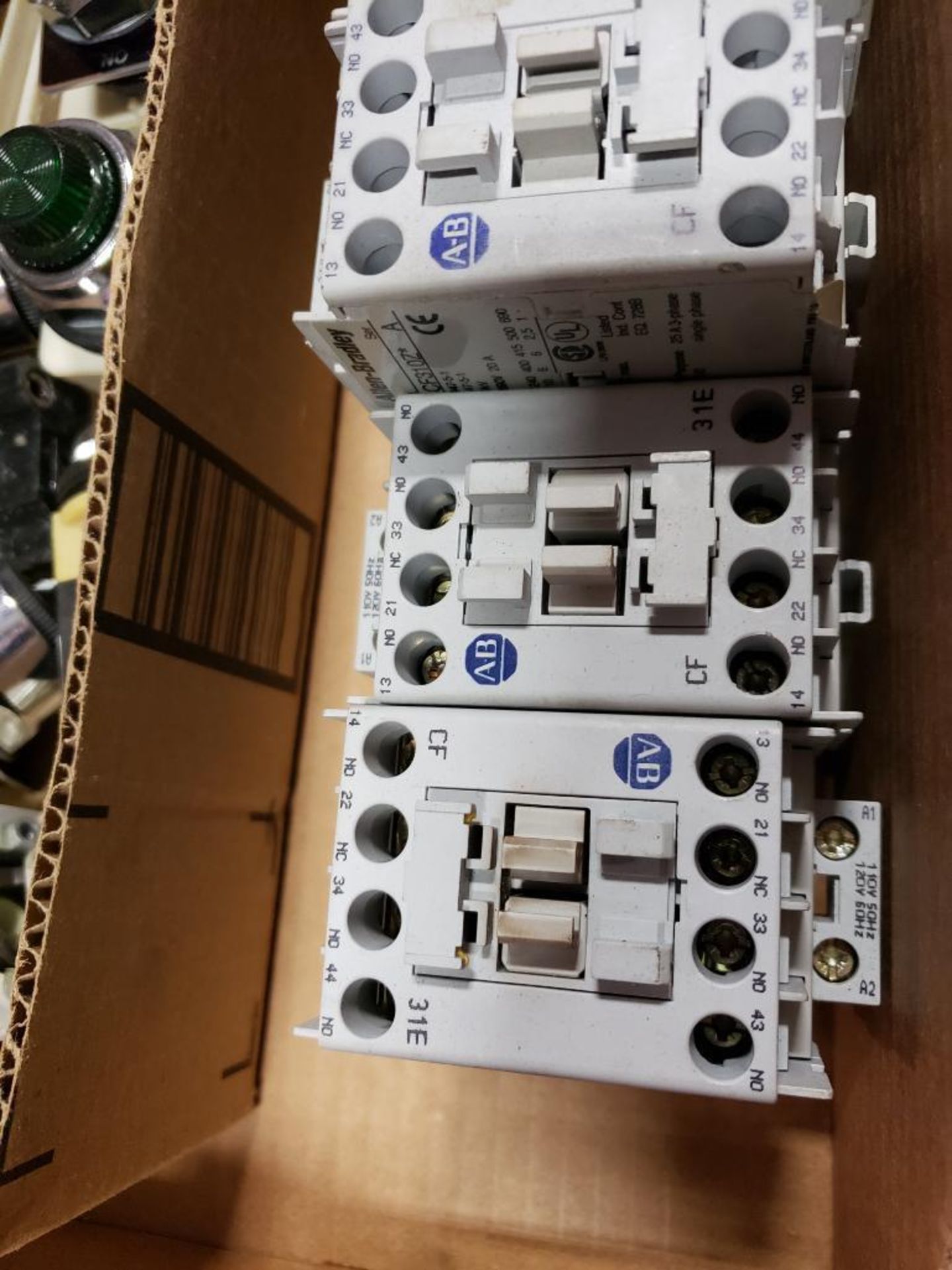 Assorted electrical contactor, push buttons, selector switches, indicator lights. Allen Bradley. - Image 4 of 7