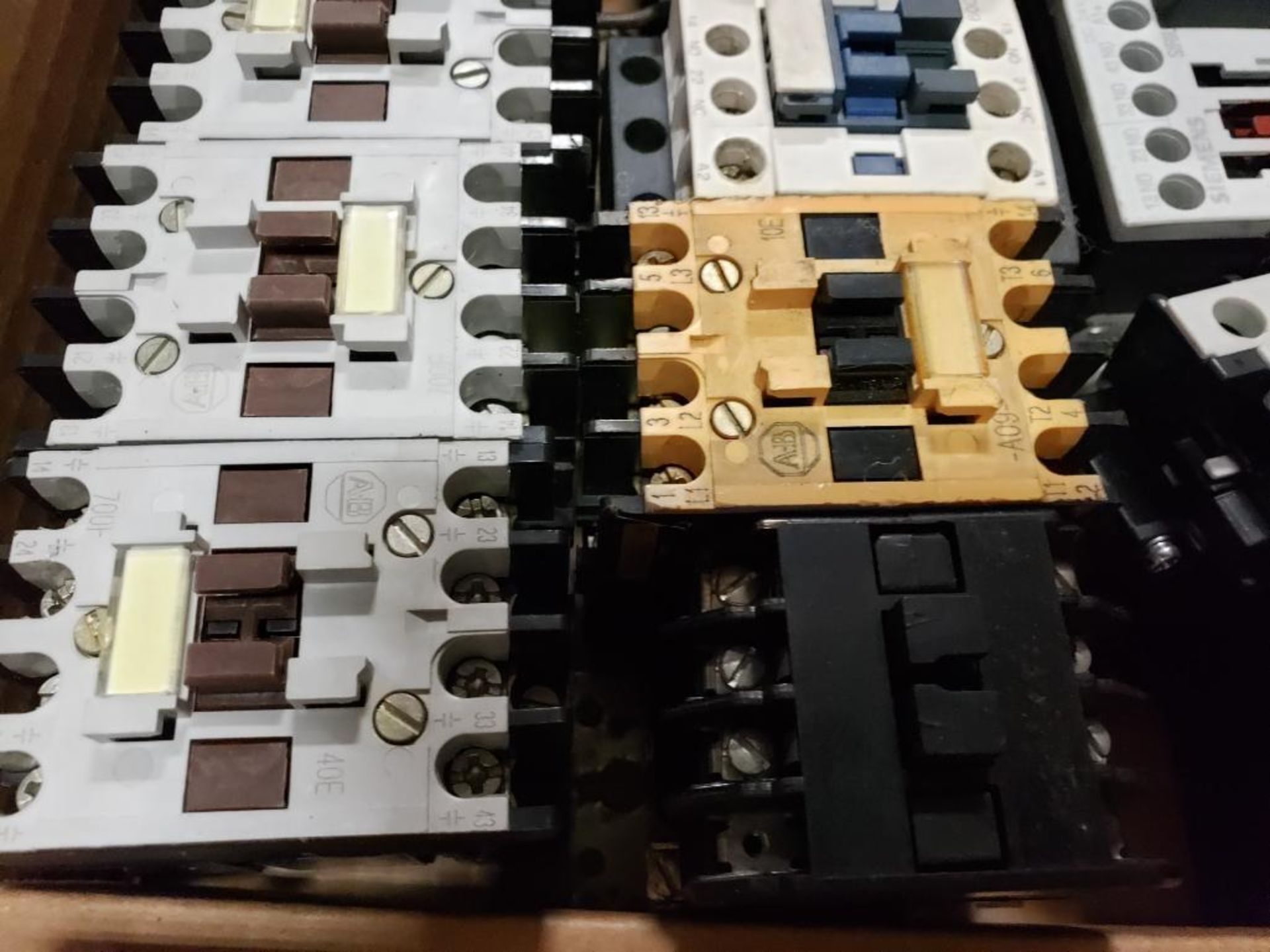 Assorted electrical contactor, relays. Allen Bradley, Siemens. - Image 4 of 6