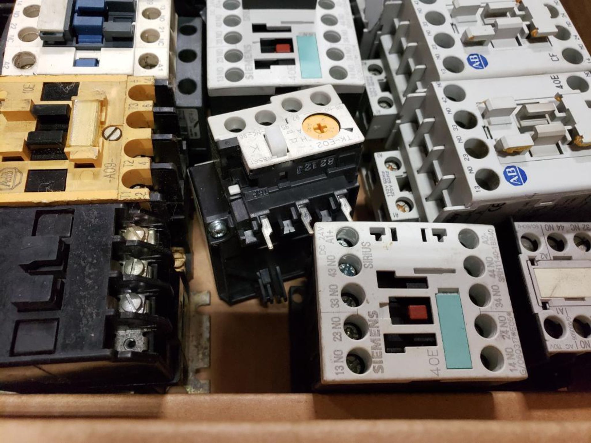 Assorted electrical contactor, relays. Allen Bradley, Siemens. - Image 5 of 6