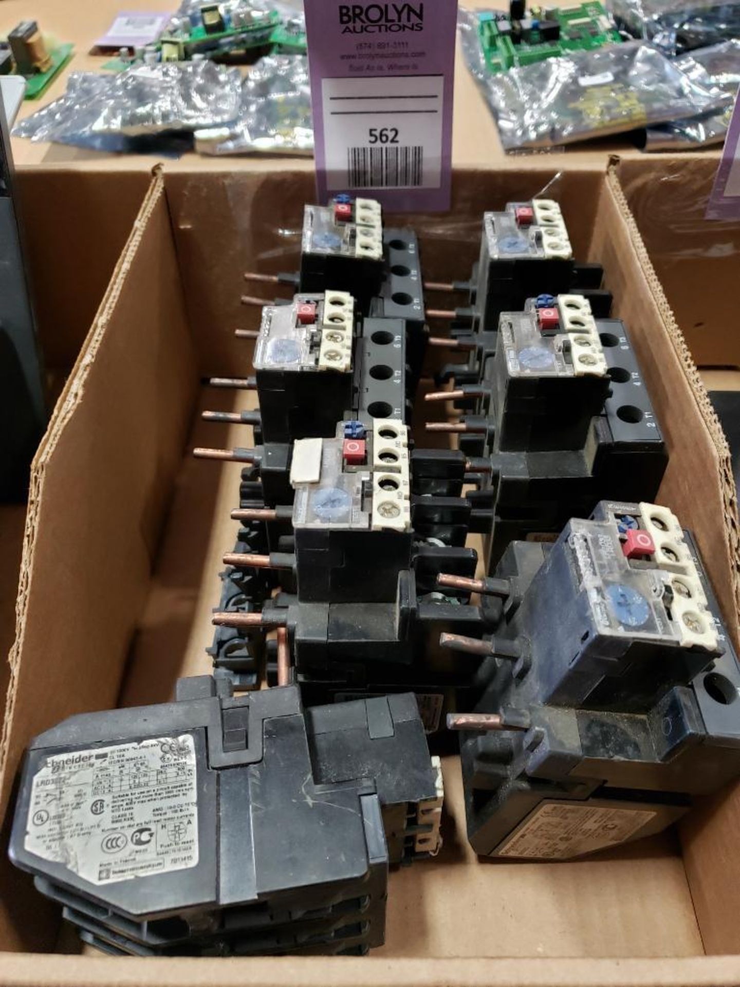 Qty 7 - Schneider Electric LRD3322 contactor relay.