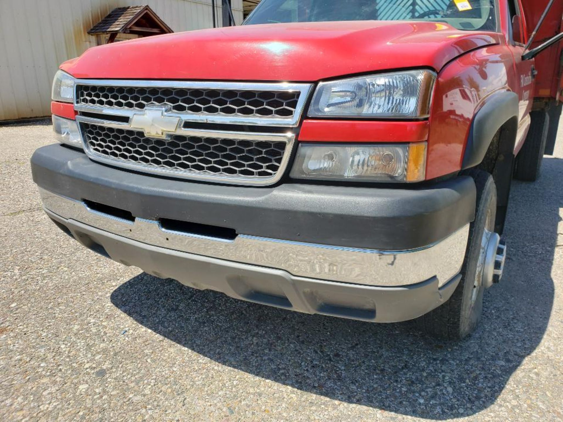 2005 Chevrolet C3500 8ft dump truck. 6.0 gas engine. VIN #: 1GBJC34U05E112256 - Image 21 of 58