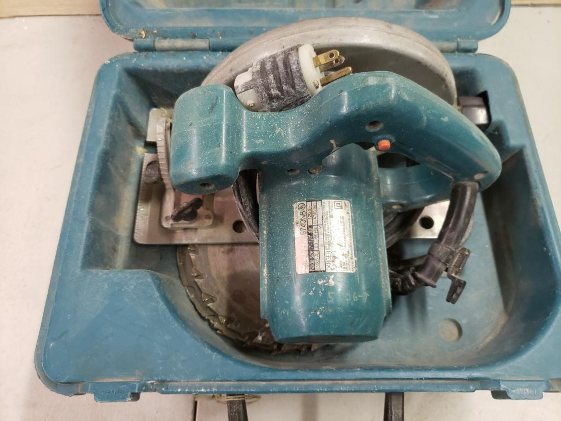 Makita 7-1/4" circular saw. Model 5740NB.