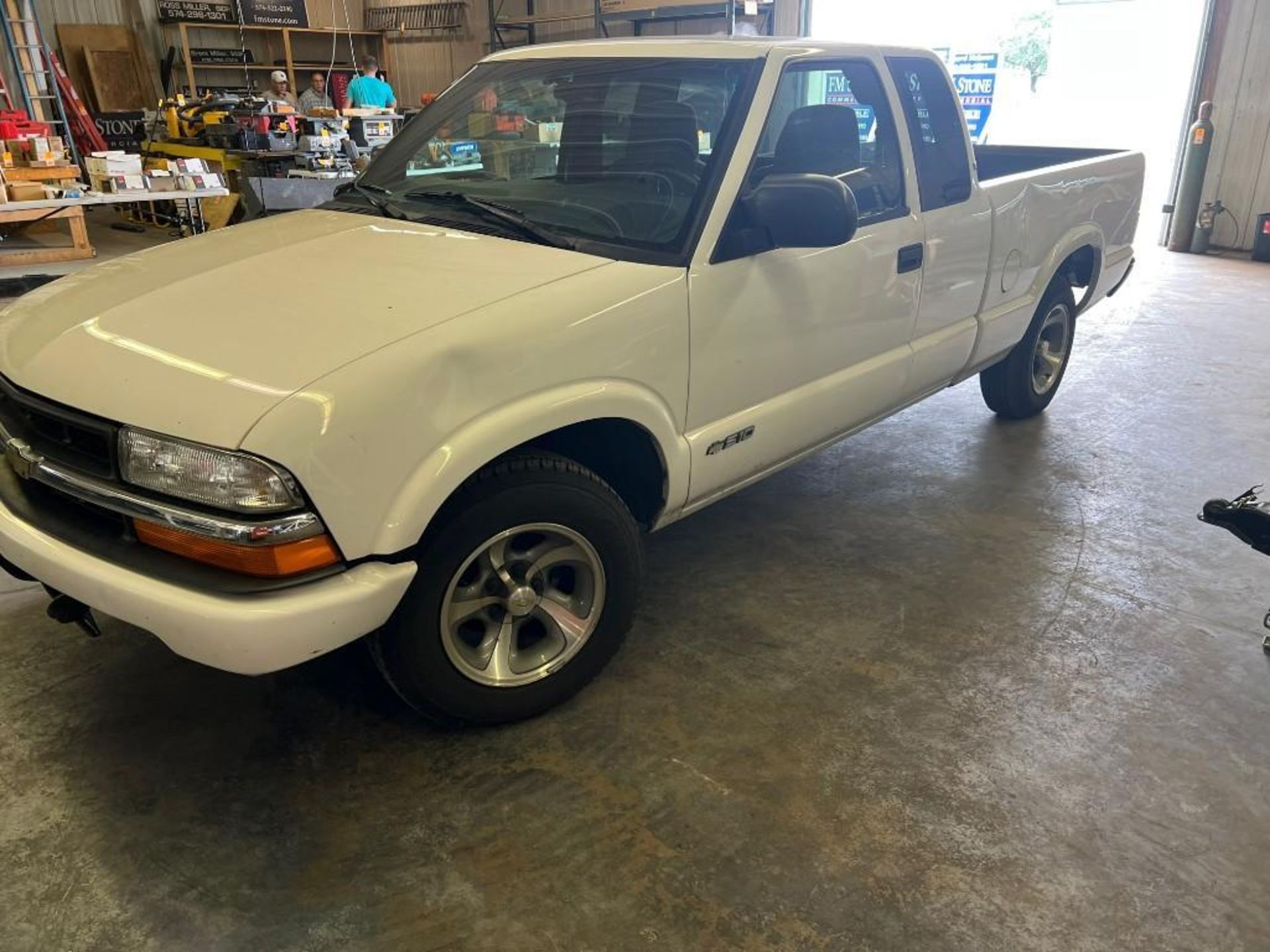 2002 Chevrolet S10 pick up truck. Extended cab. 4cyl.