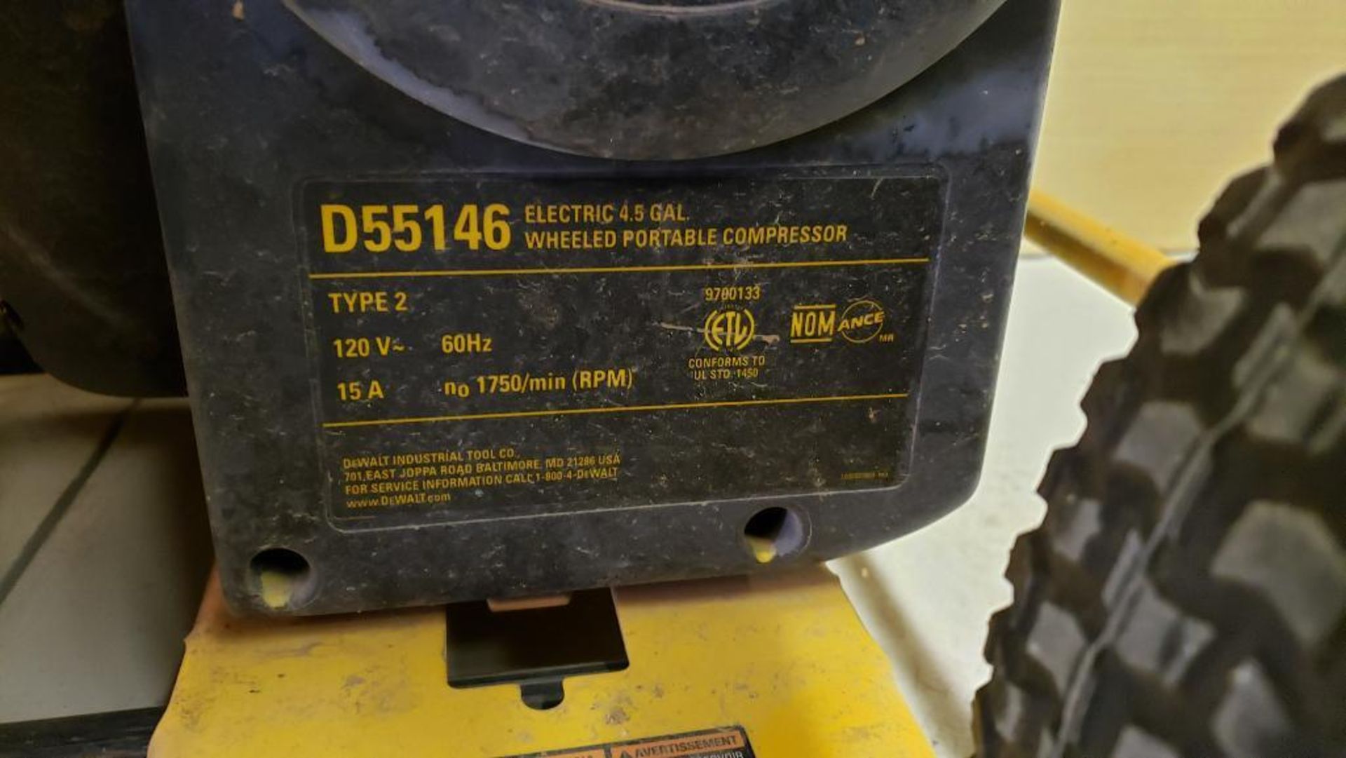 DeWalt D55146 electric 4.5 gal wheeled portable compressor. - Image 6 of 7