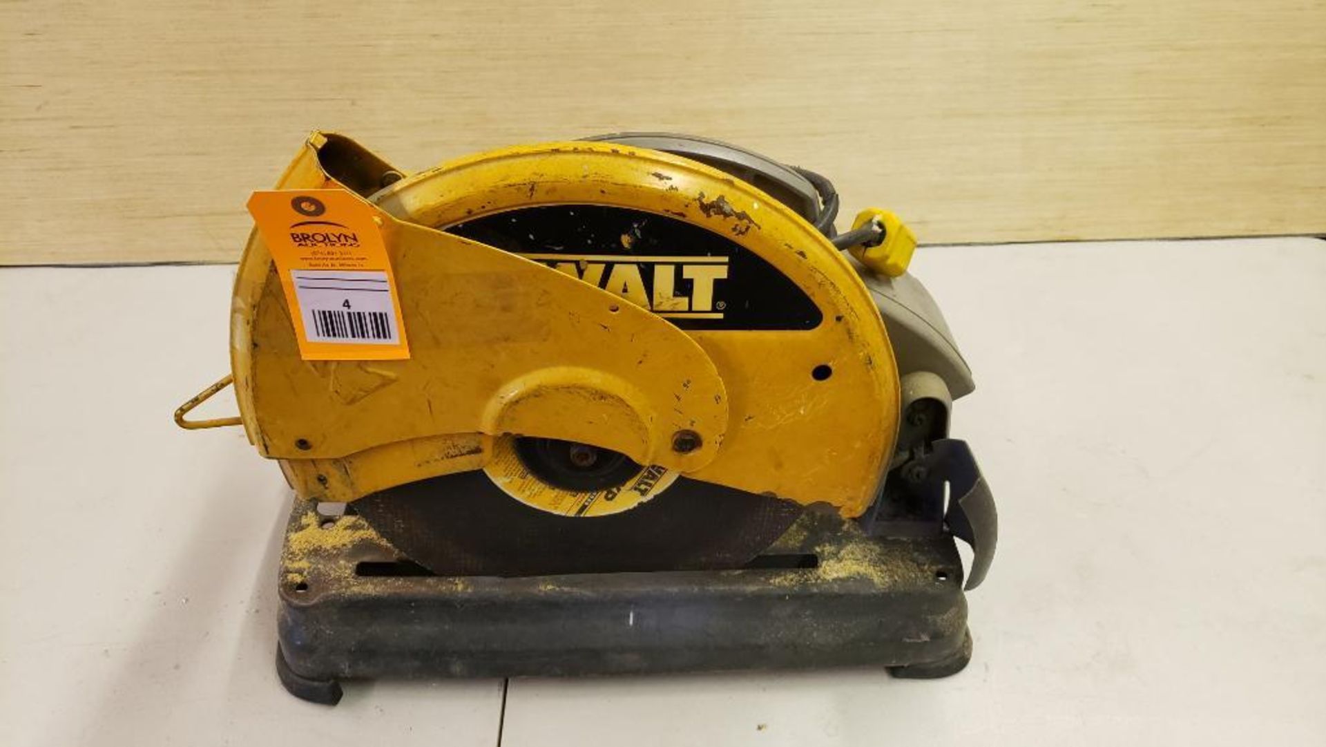 DeWalt DW871 14" Chop saw.