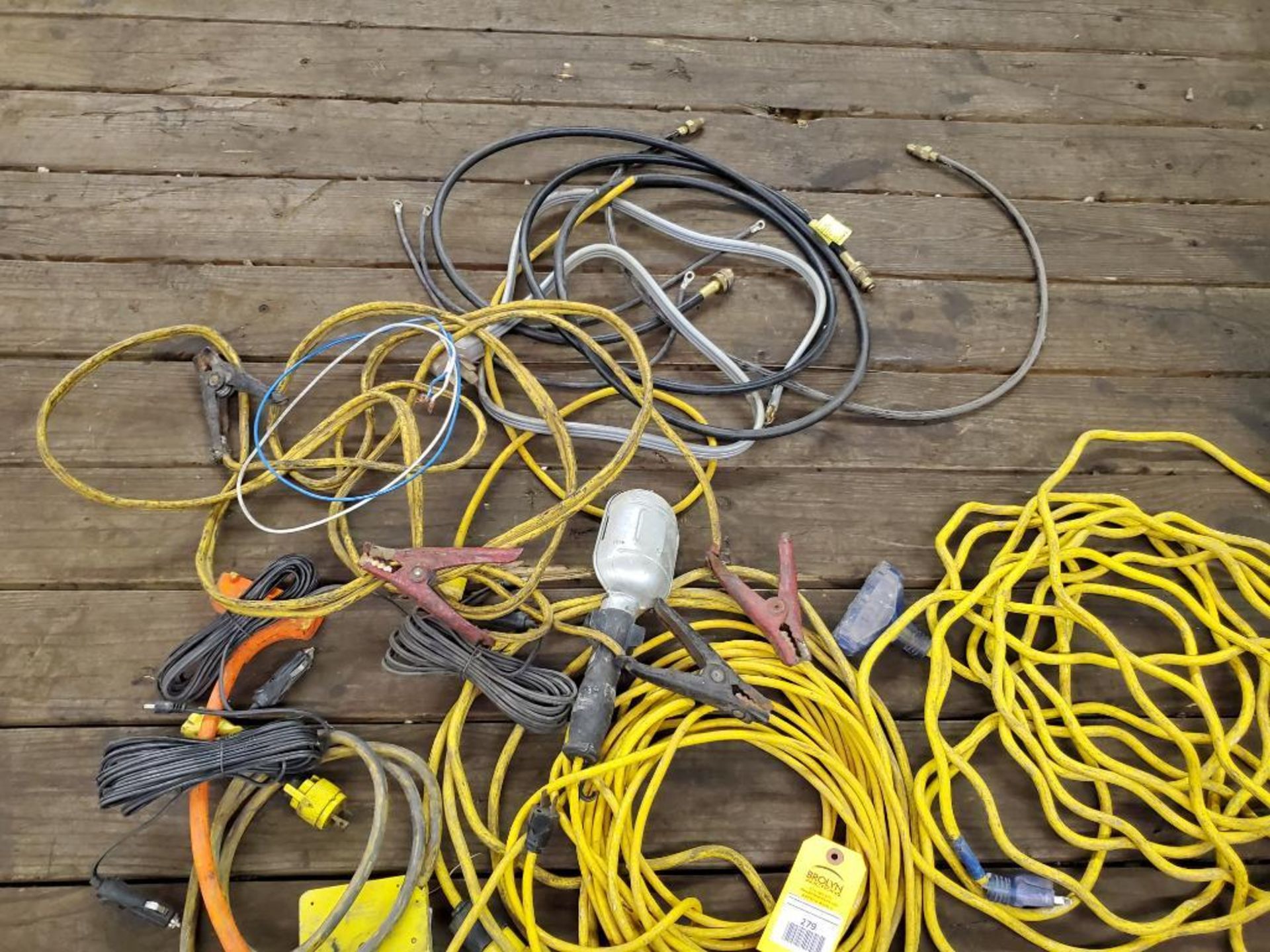 Assorted cords. - Image 3 of 8