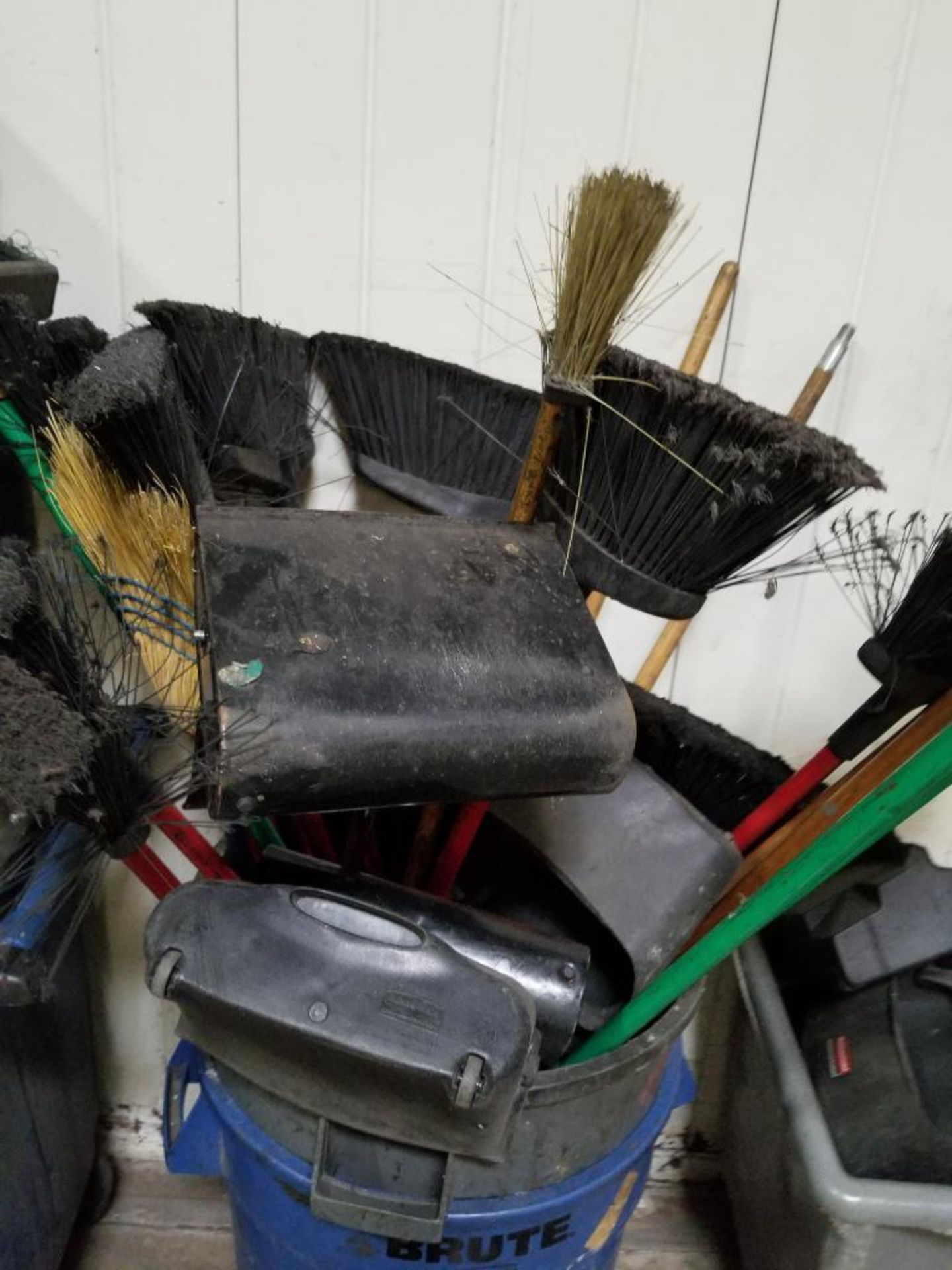 Large qty of trash cans and brooms. - Image 8 of 9