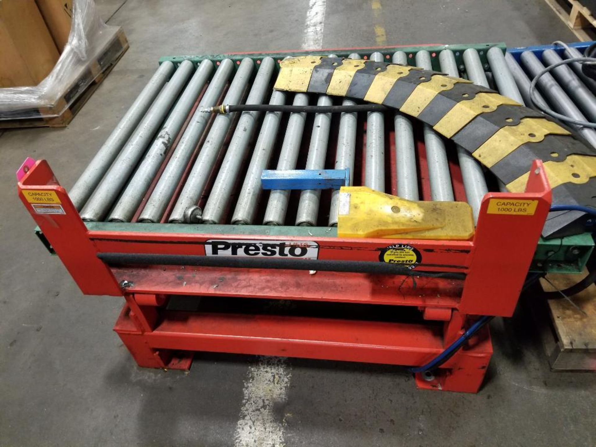Lifting roller table. 48" wide x 48" length. 1000 LBS Cap. - Image 5 of 5