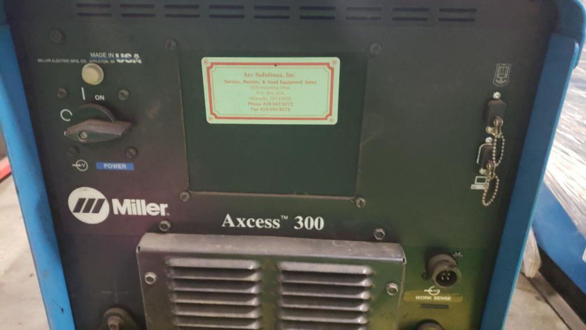 Miller Axcess 300 w/E-STOP and Miller Auto ROI control Weld system - Image 9 of 15