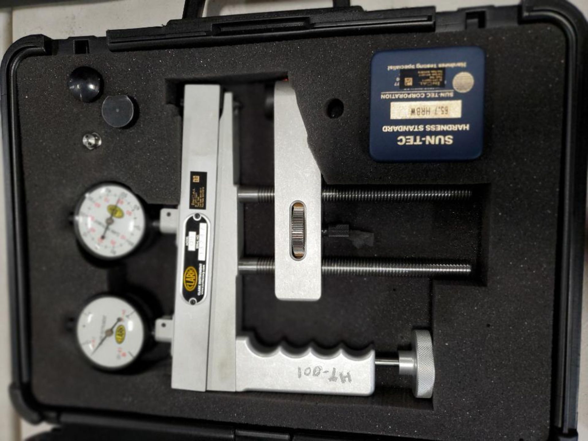 Assorted test and metering equipment. Fluke, UEI, Wagner. - Image 14 of 16