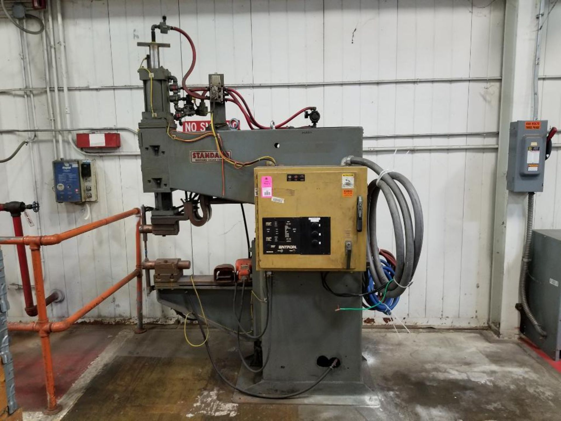 Standard Resistance Welder Company PP1-24-100 w/ Entron EN1000 control welding system press. 440V.