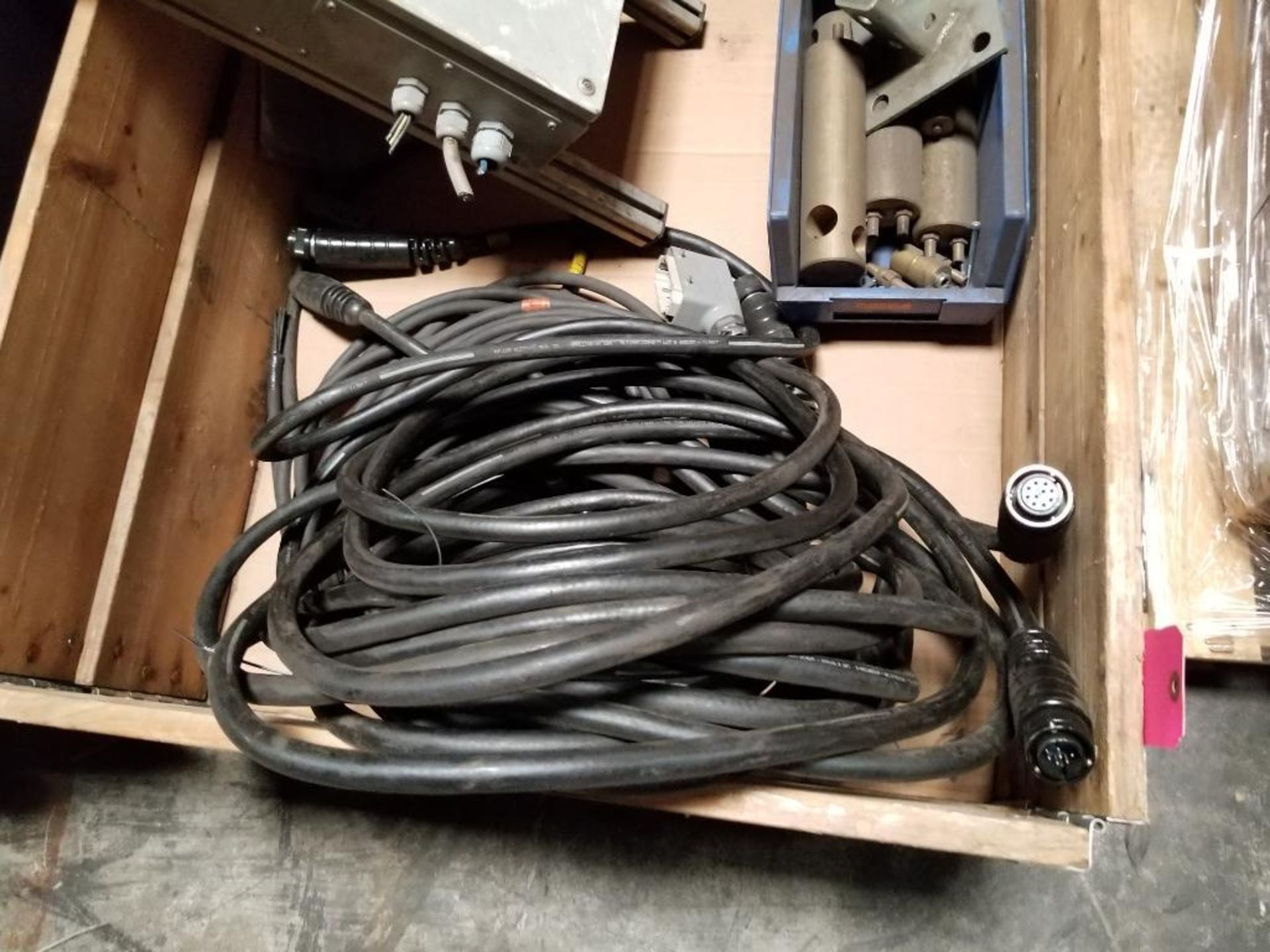Assorted electrical cable, controller. - Image 2 of 5