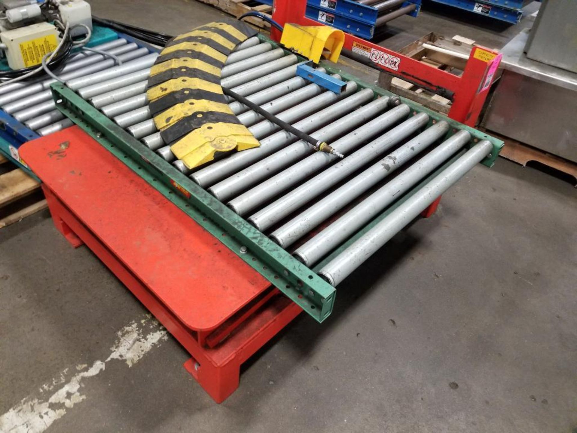 Lifting roller table. 48" wide x 48" length. 1000 LBS Cap. - Image 3 of 5