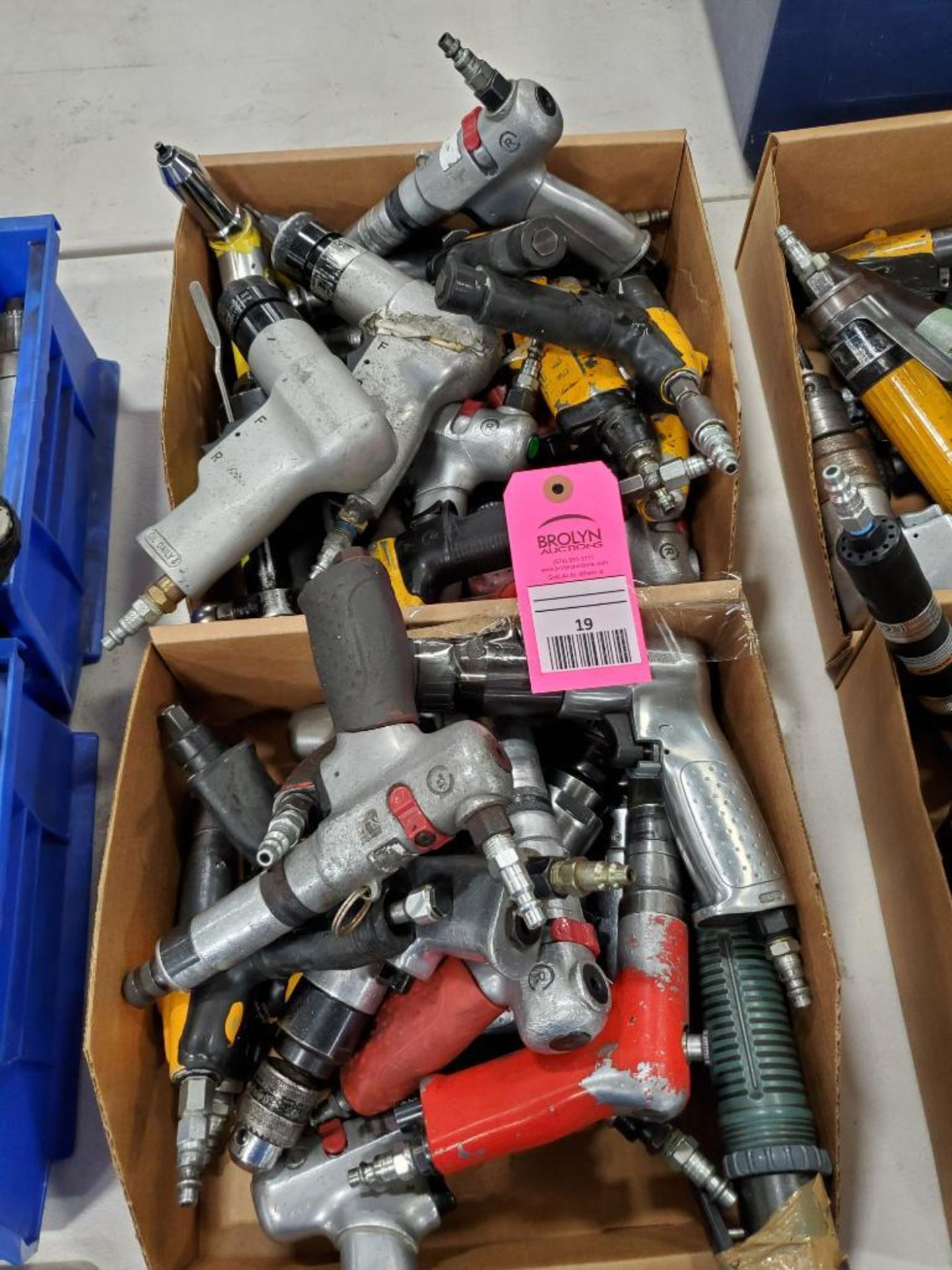 Assorted air tools. Drivers.