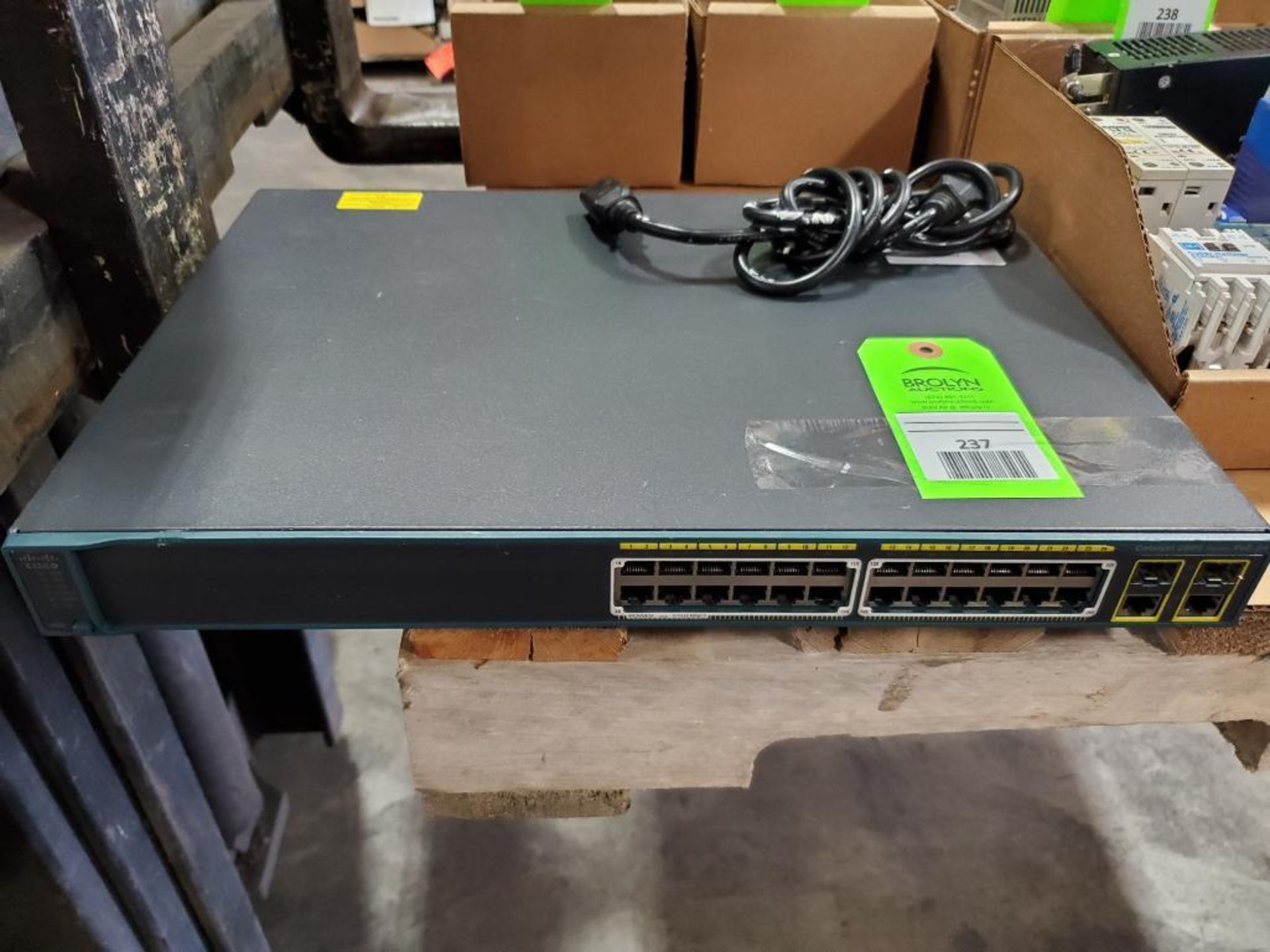 Cisco Systems Catalyst 2960 switch.