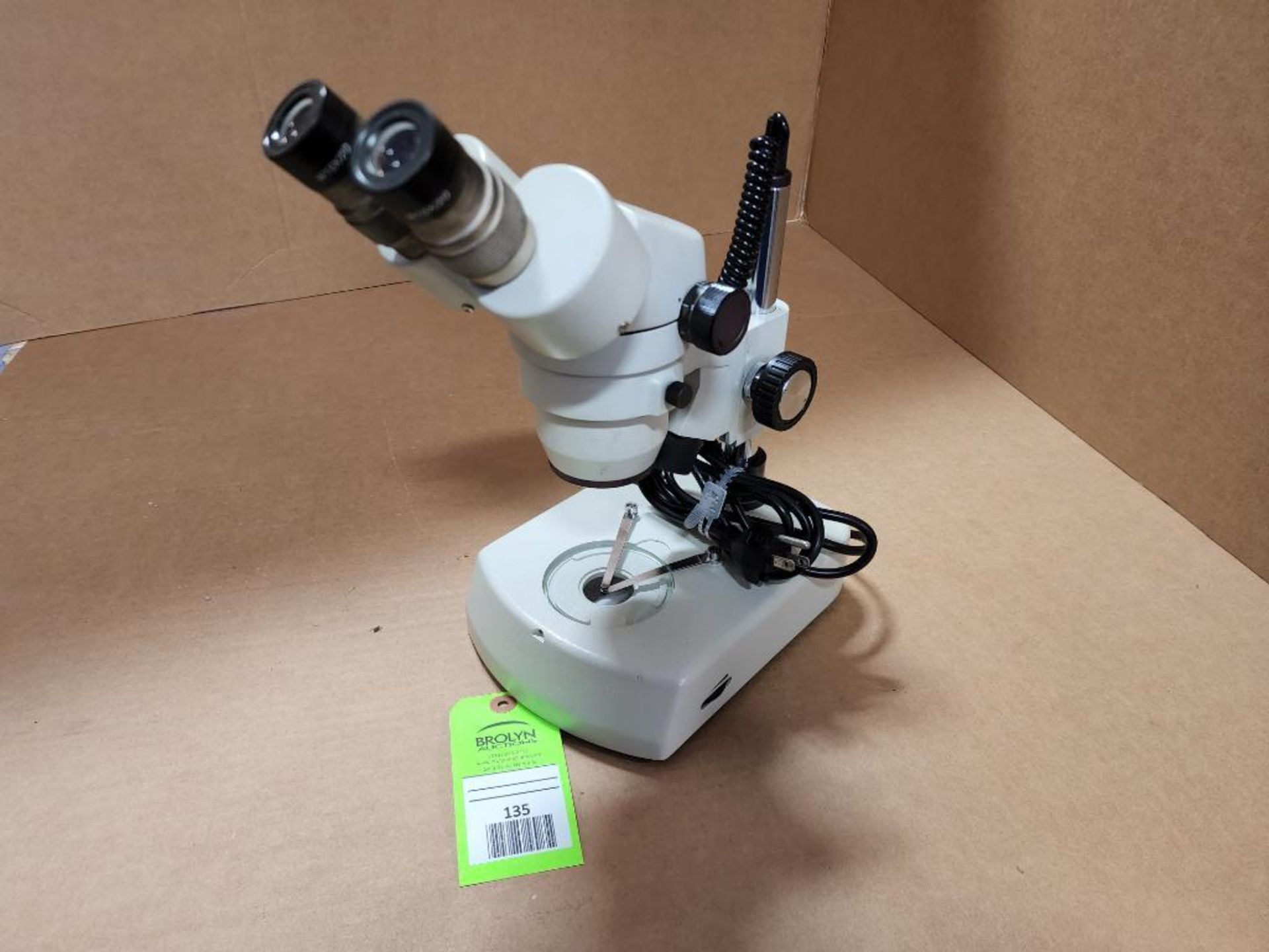 National 420 lab microscope. 110-120V.