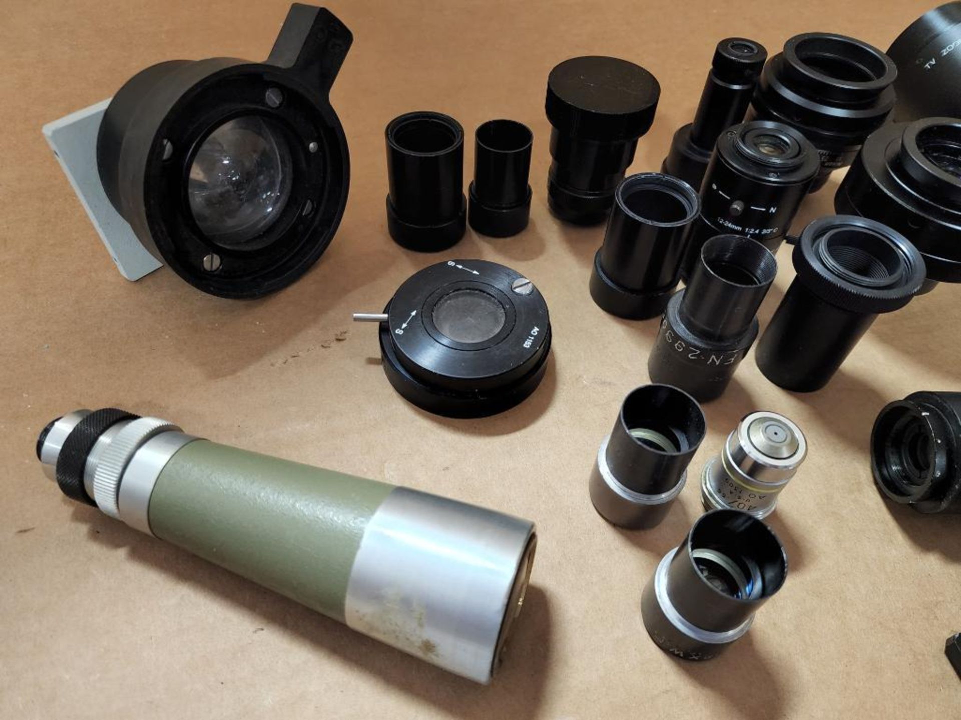 Assorted microscope optics equipment. - Image 2 of 6