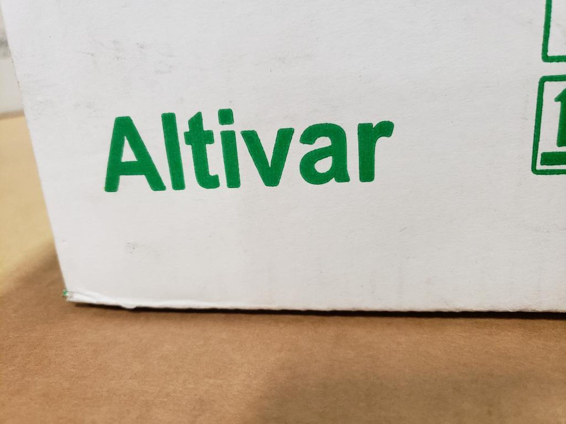 Schneider Electric Altivar ATV320U04N4C ac speed drive. 0.37kw, 1/2HP, 280-500V, 3PH. - Image 3 of 7