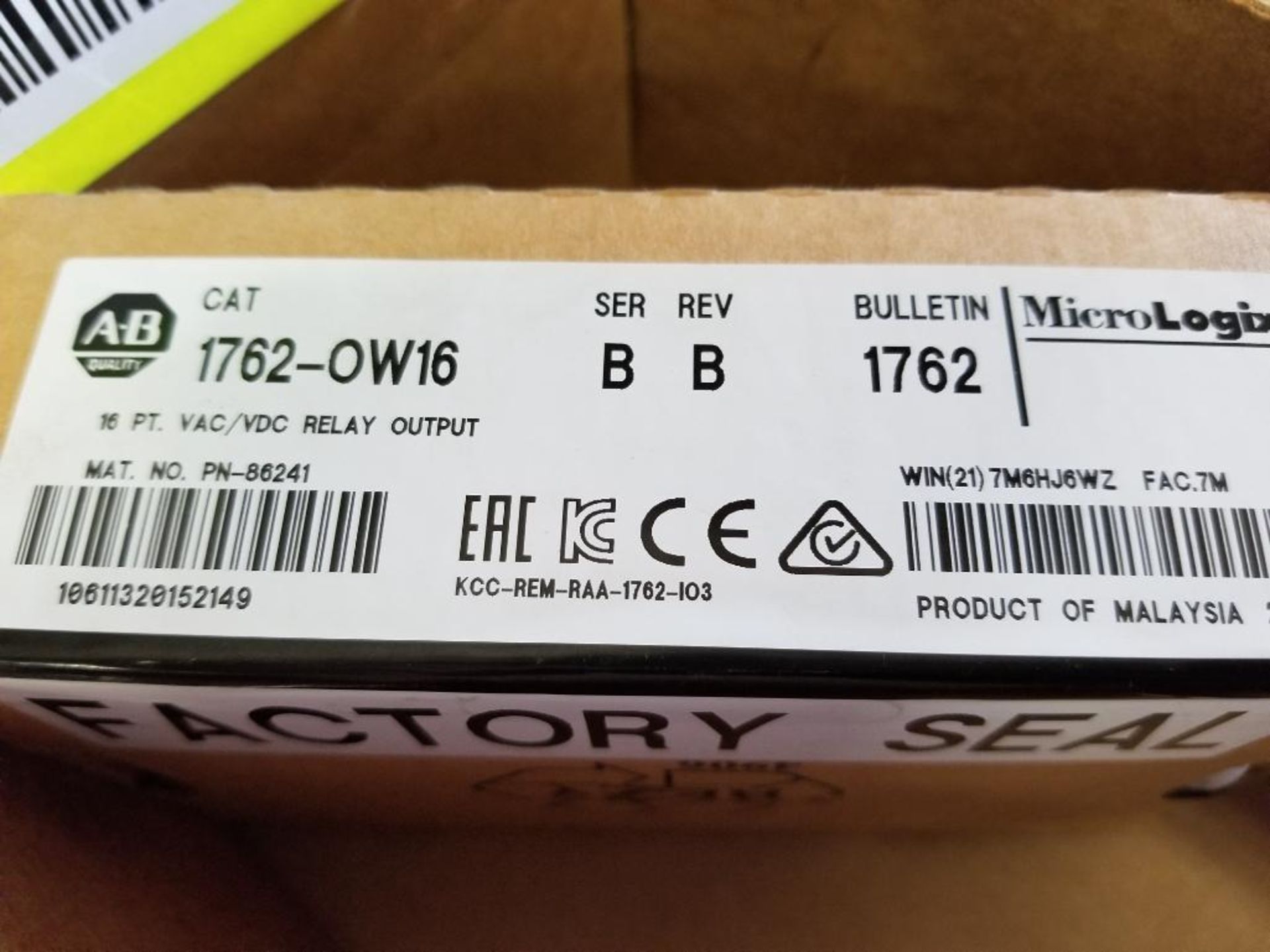 Allen Bradley 1762-OW16 16-pt VAC/VDC relay output module. New in sealed box. - Image 3 of 3