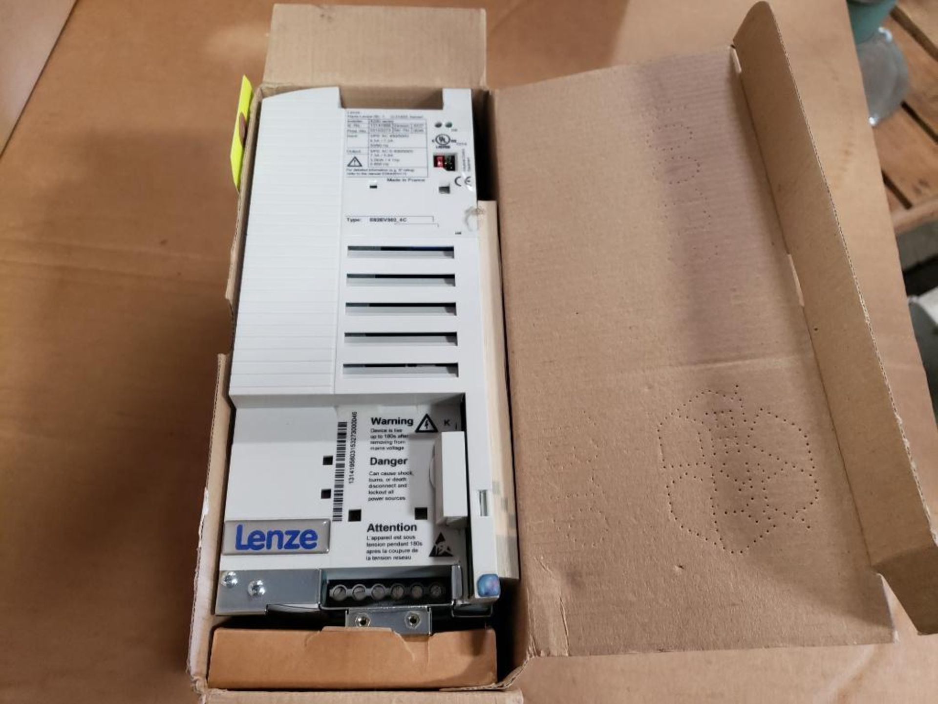 Lenze frequency inverter 13141956. 8200 vector, 3PH, 400V, 3.0kW. - Image 3 of 9