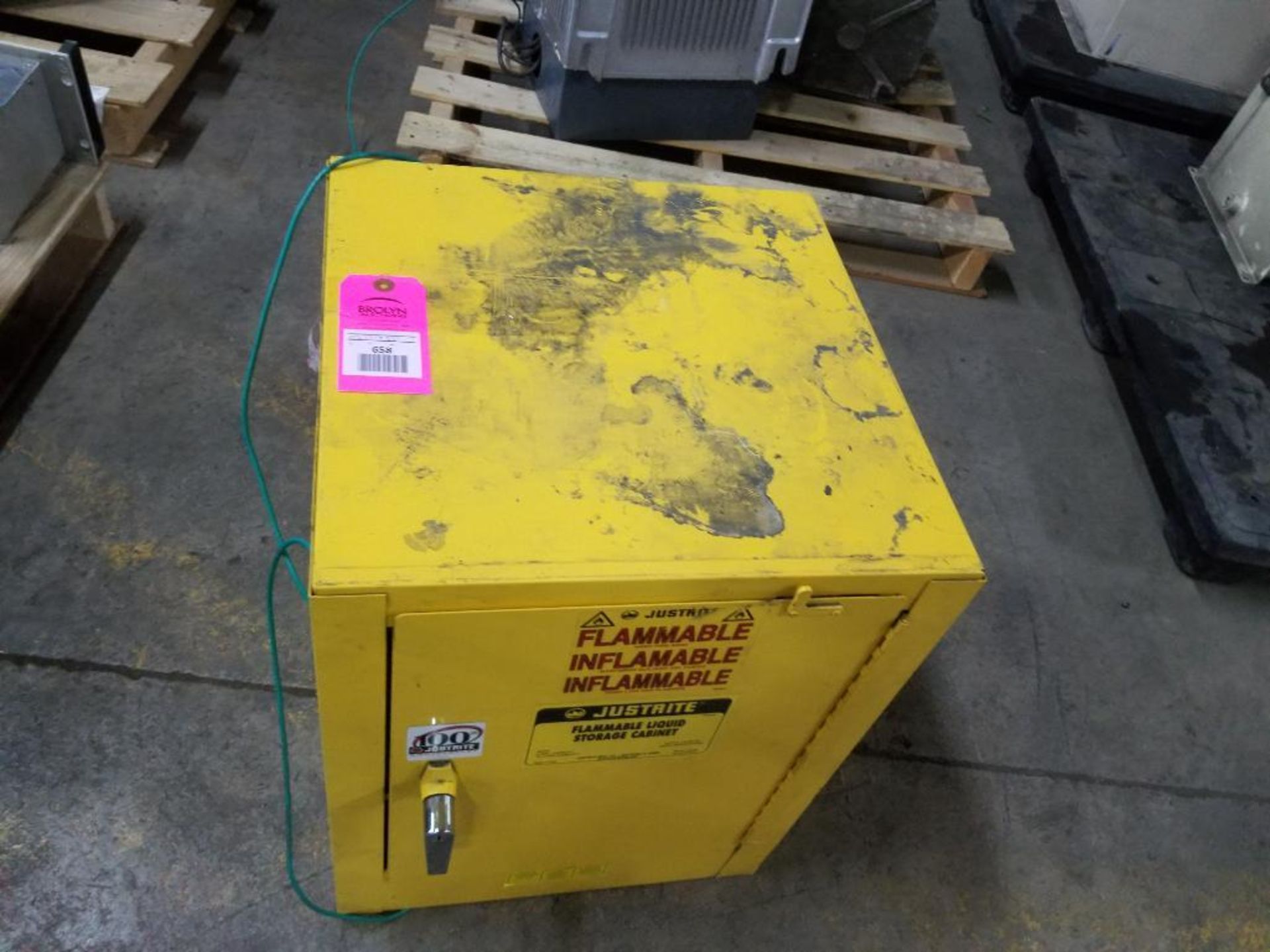 Just-rite flammable cabinet. New. - Image 4 of 4