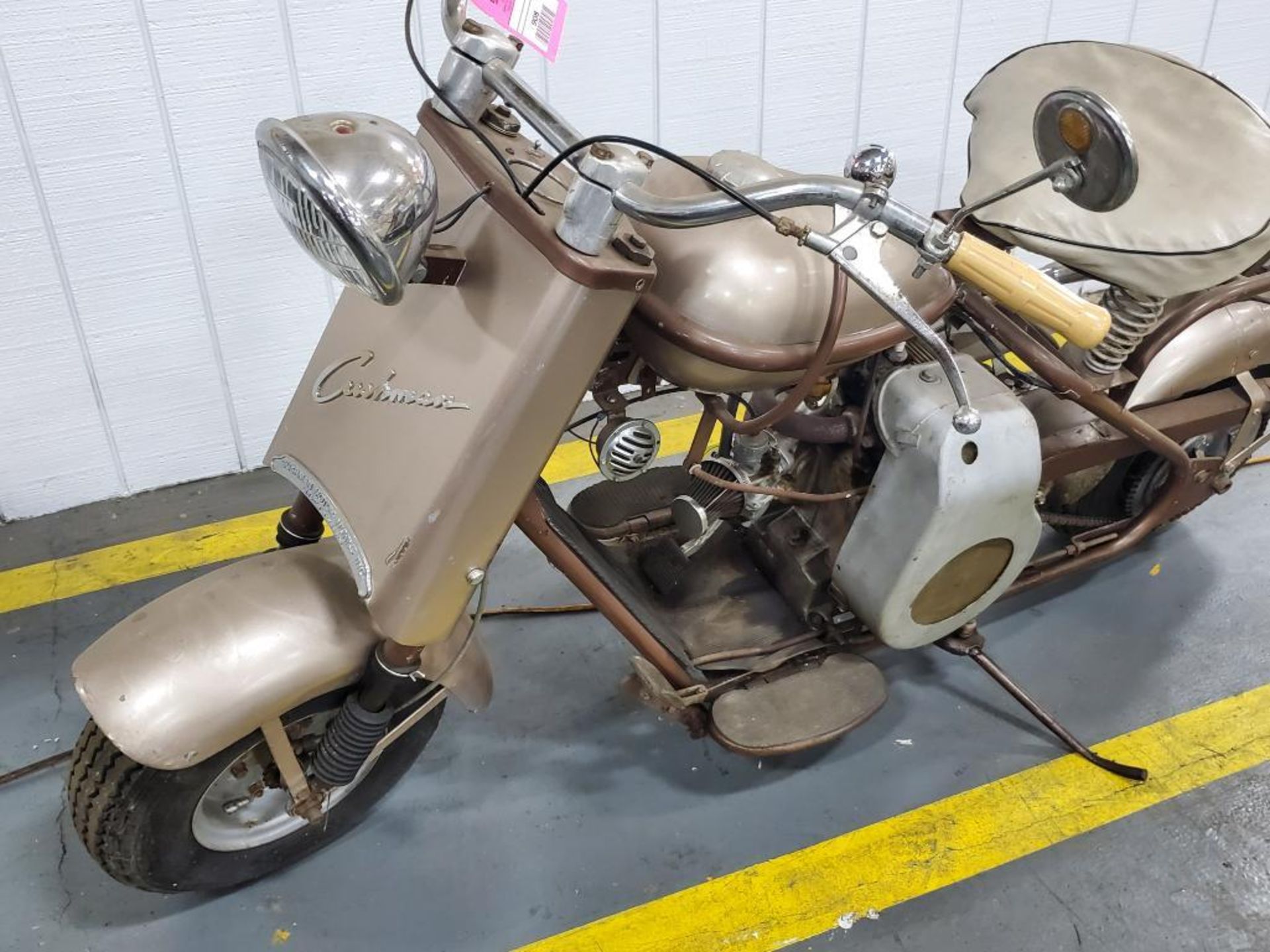 Cushman gas scooter. Said to be from early 1940's. - Image 2 of 12