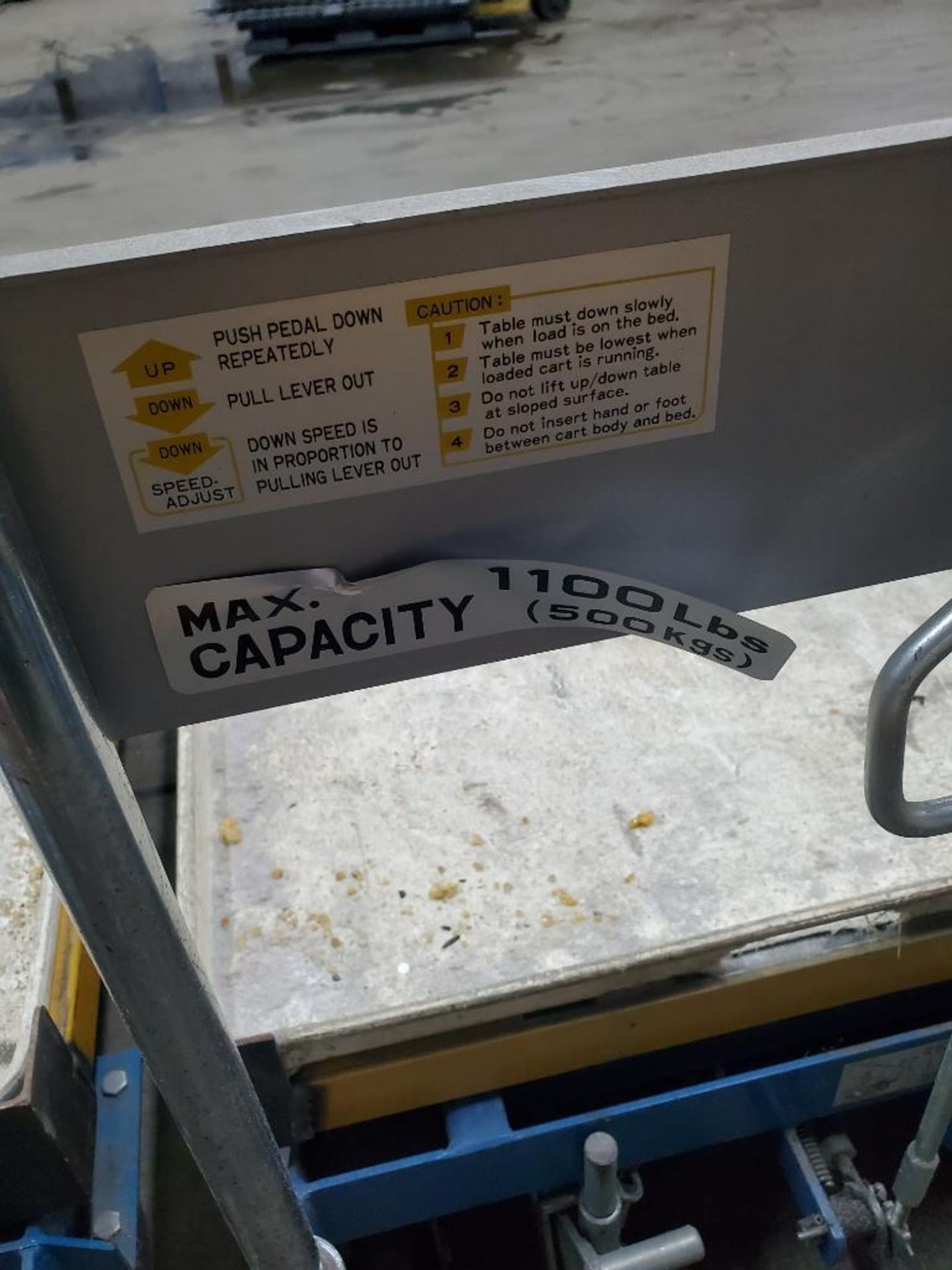 Southworth Dandy mobile scissor lift table. 1100lb capacity. Model UDA-500. - Image 2 of 2