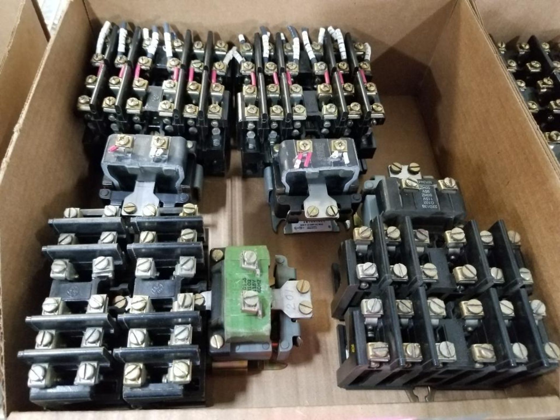 Large assortment of electrical. - Image 6 of 6