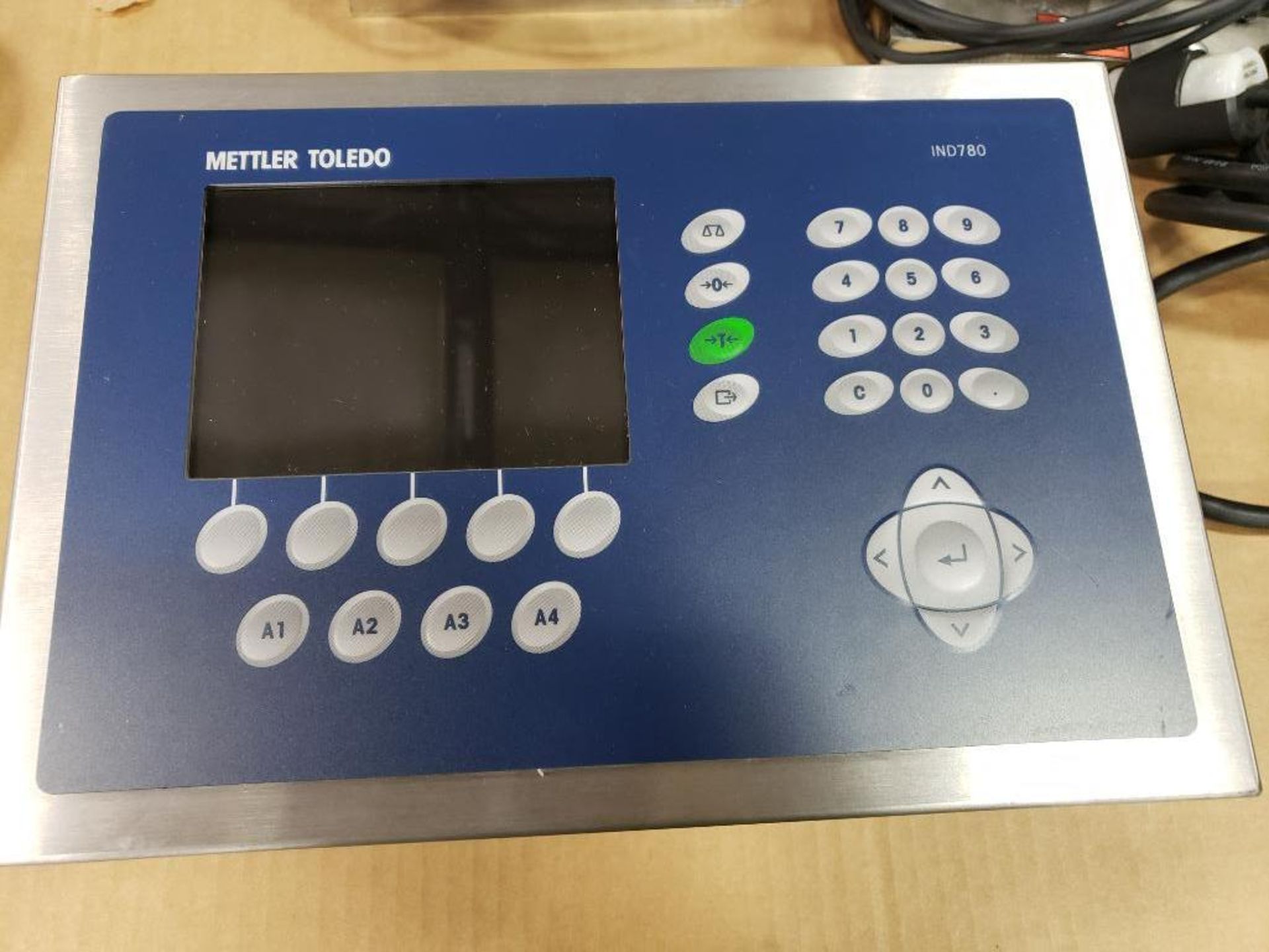 Mettler toledo scale read out with load cells. Model IND780 controller. - Image 2 of 11