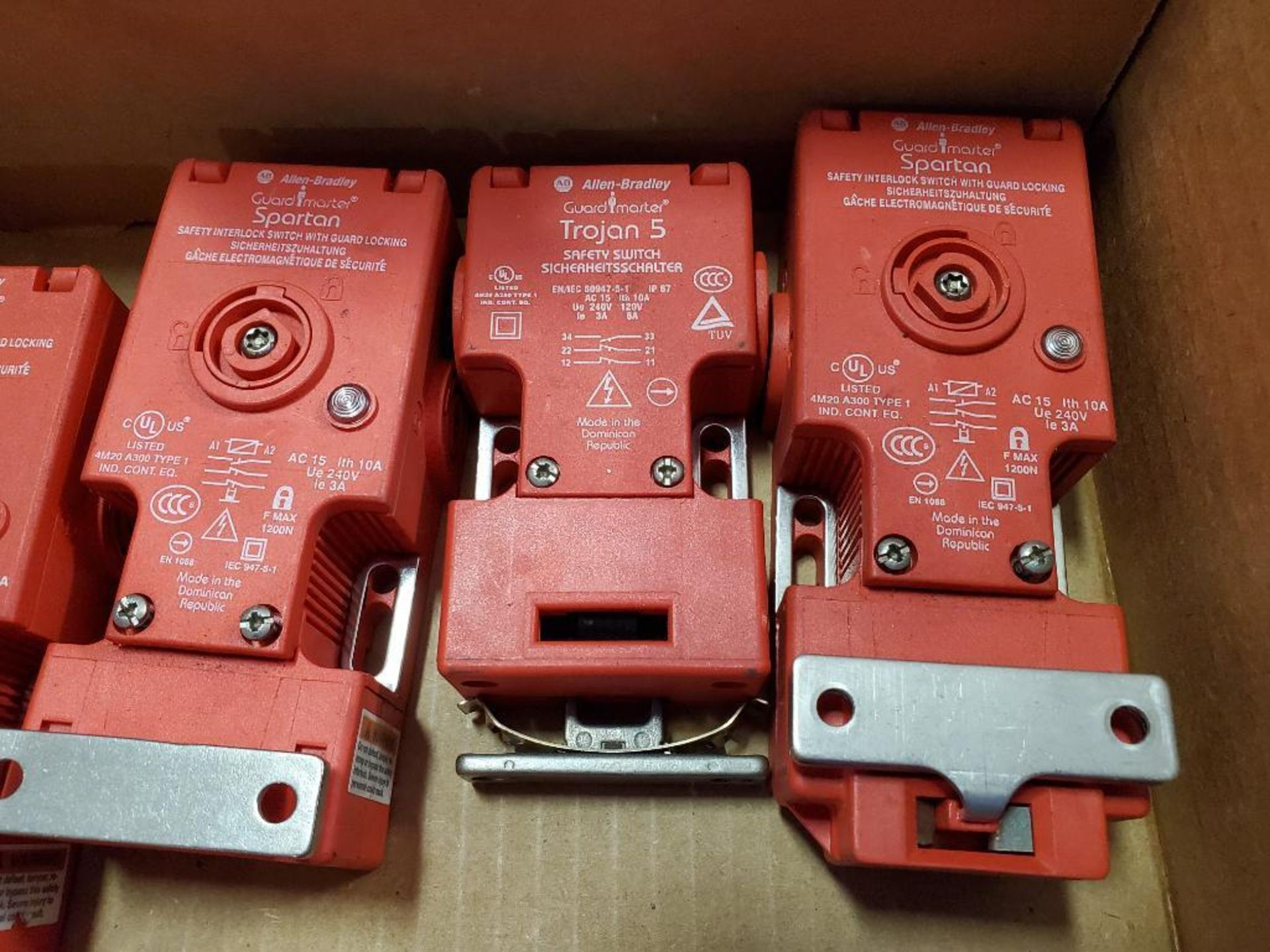 Assorted Allen Bradley Guardmaster switches. - Image 3 of 5