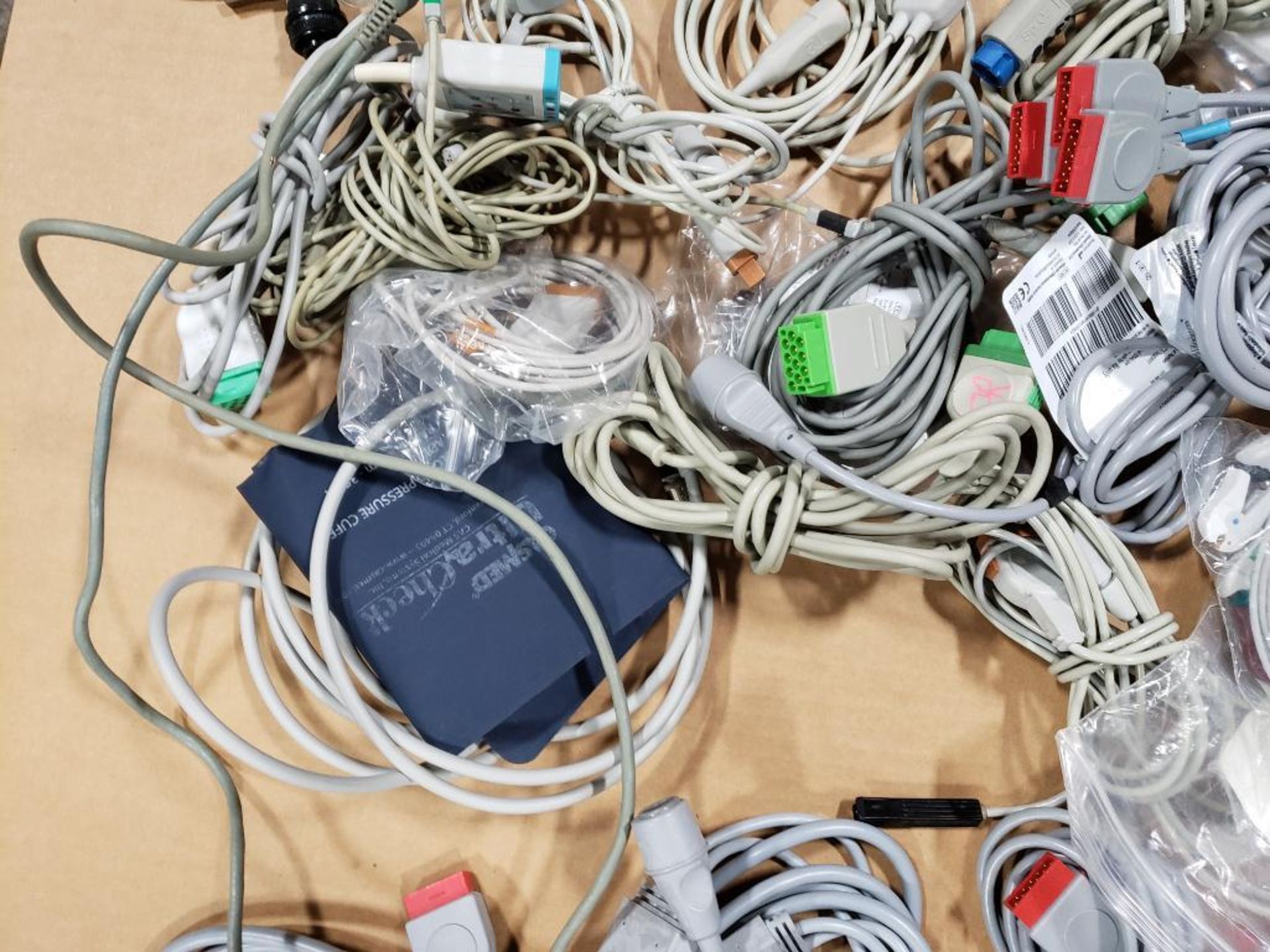 Large assortment of cords and cables. - Image 9 of 11