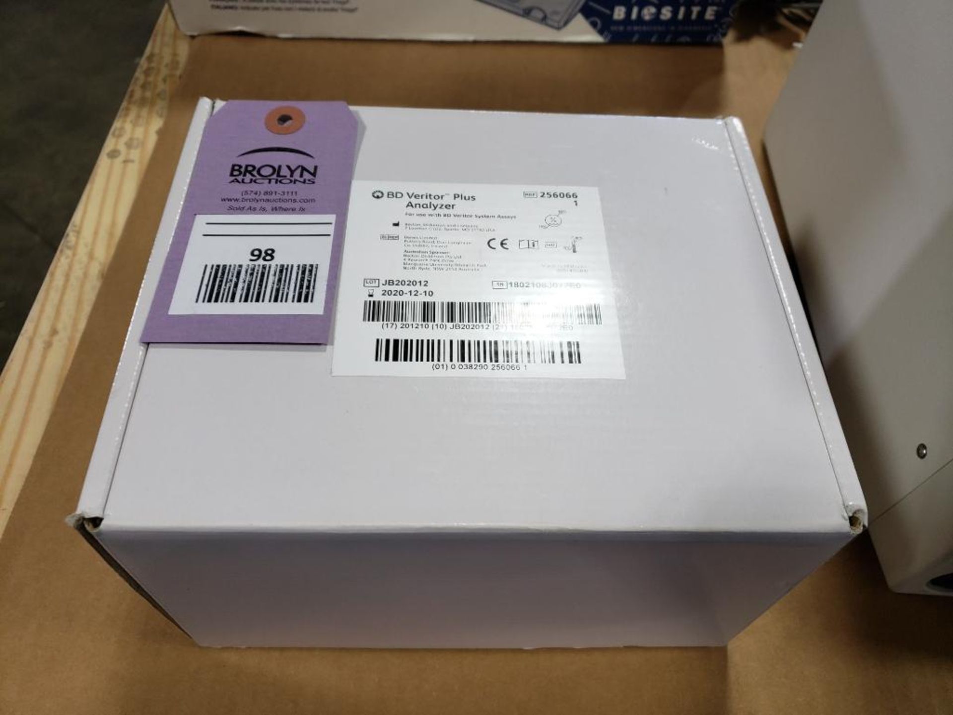 BD Veritor Plus analyzer. Appears new in box. - Image 5 of 7